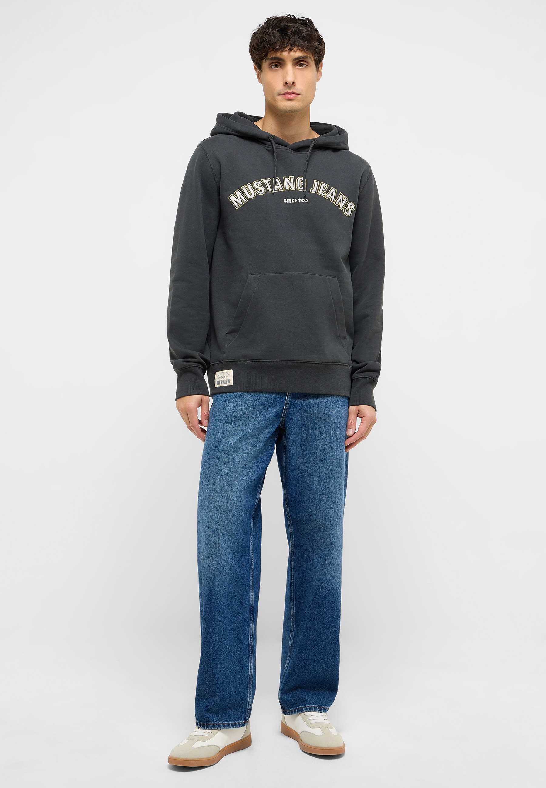 Hosen, Pullover, Sweatshirt, Jeans, Kapuzenpulli