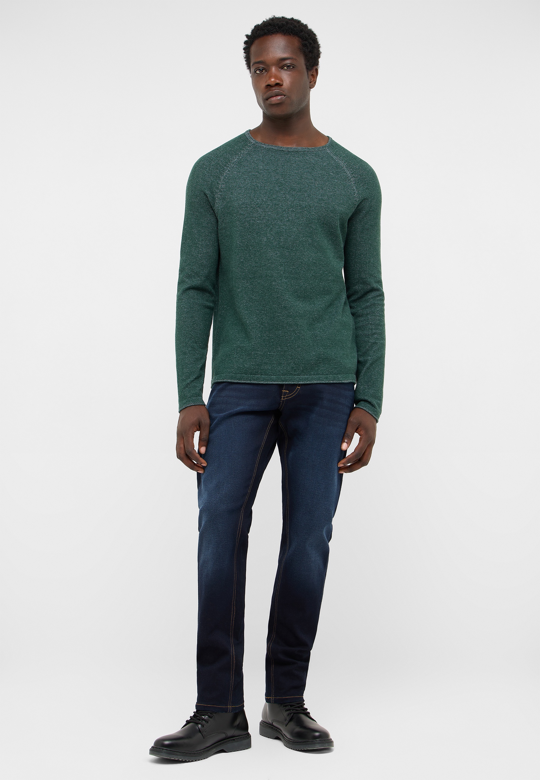 Langarmshirt, grünesoberteil, knitshirt, casualwear, jeans