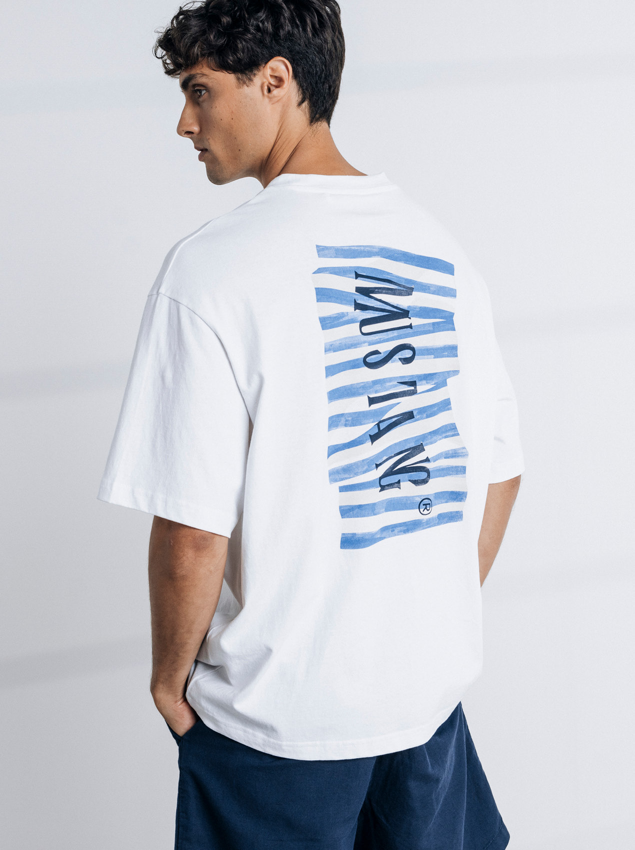T-shirt, Ärmel, Erwachsener, Mann, Person