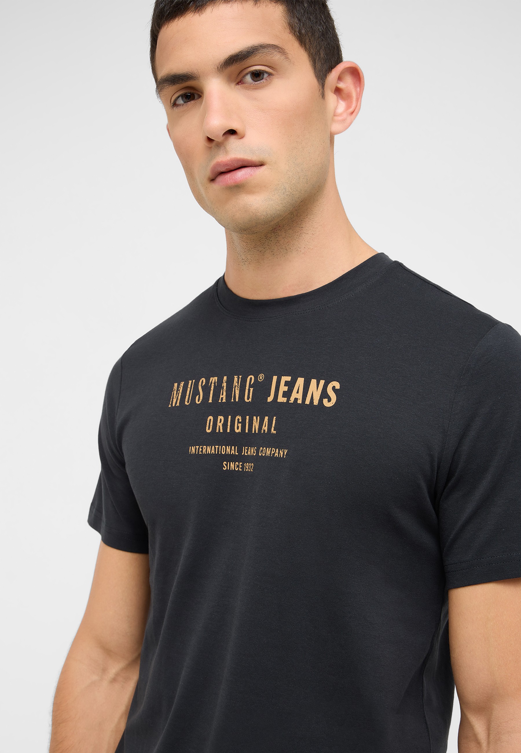 Bekleidung, T-shirt, Person, Hemd