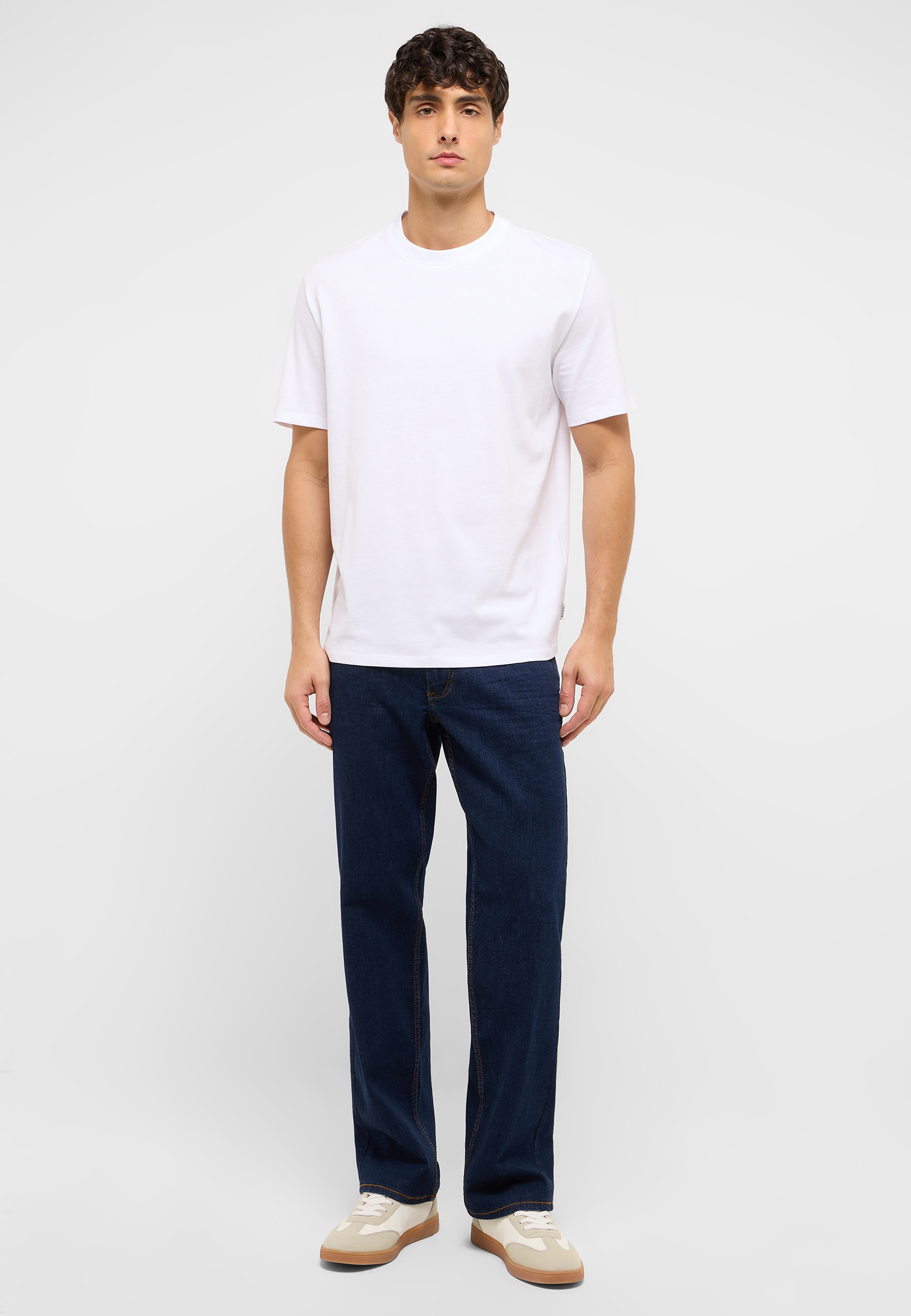 T-shirt, Hosen, Person, Stehend, Jeanshose