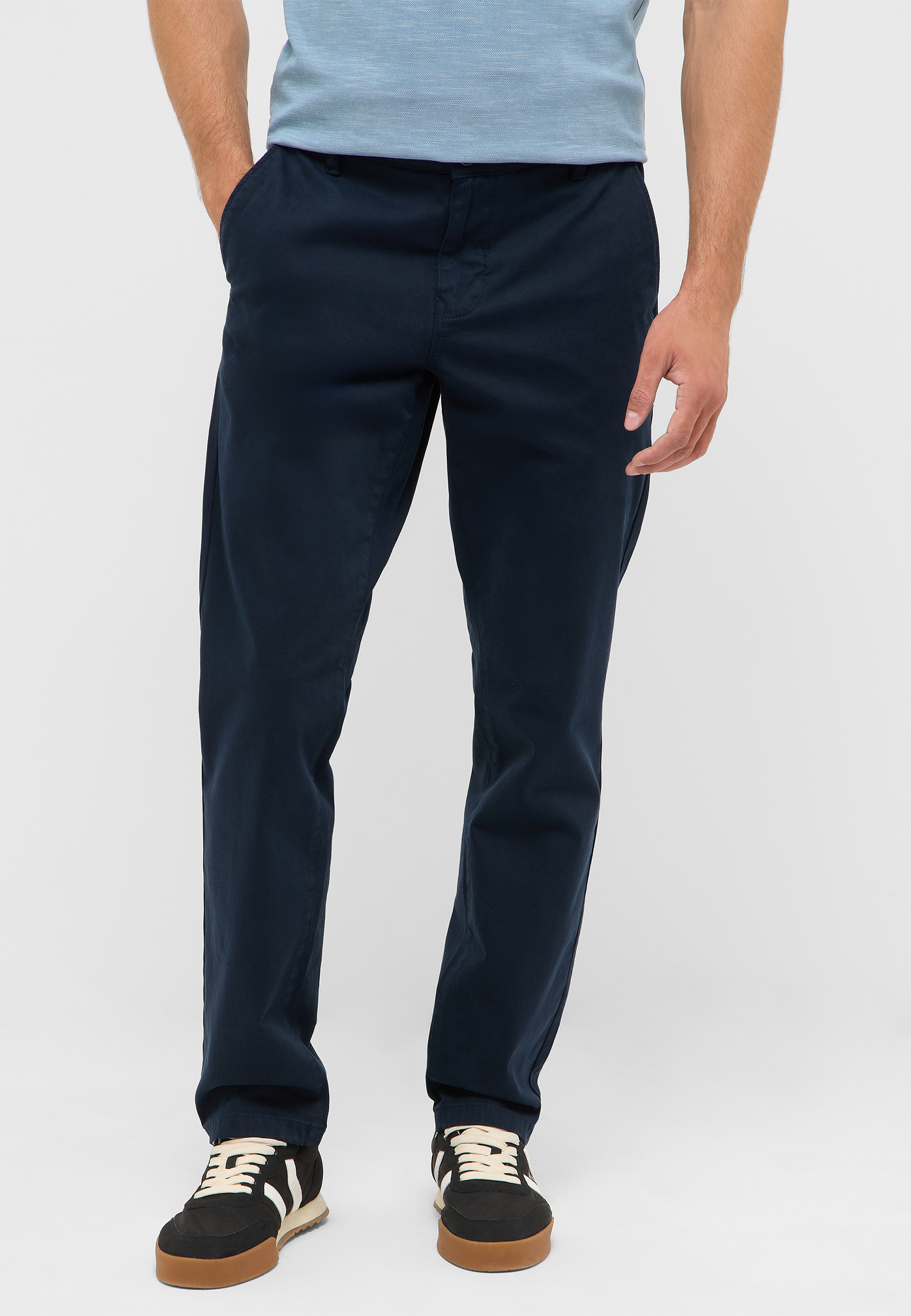 Hose Style Brad Chino Essentials