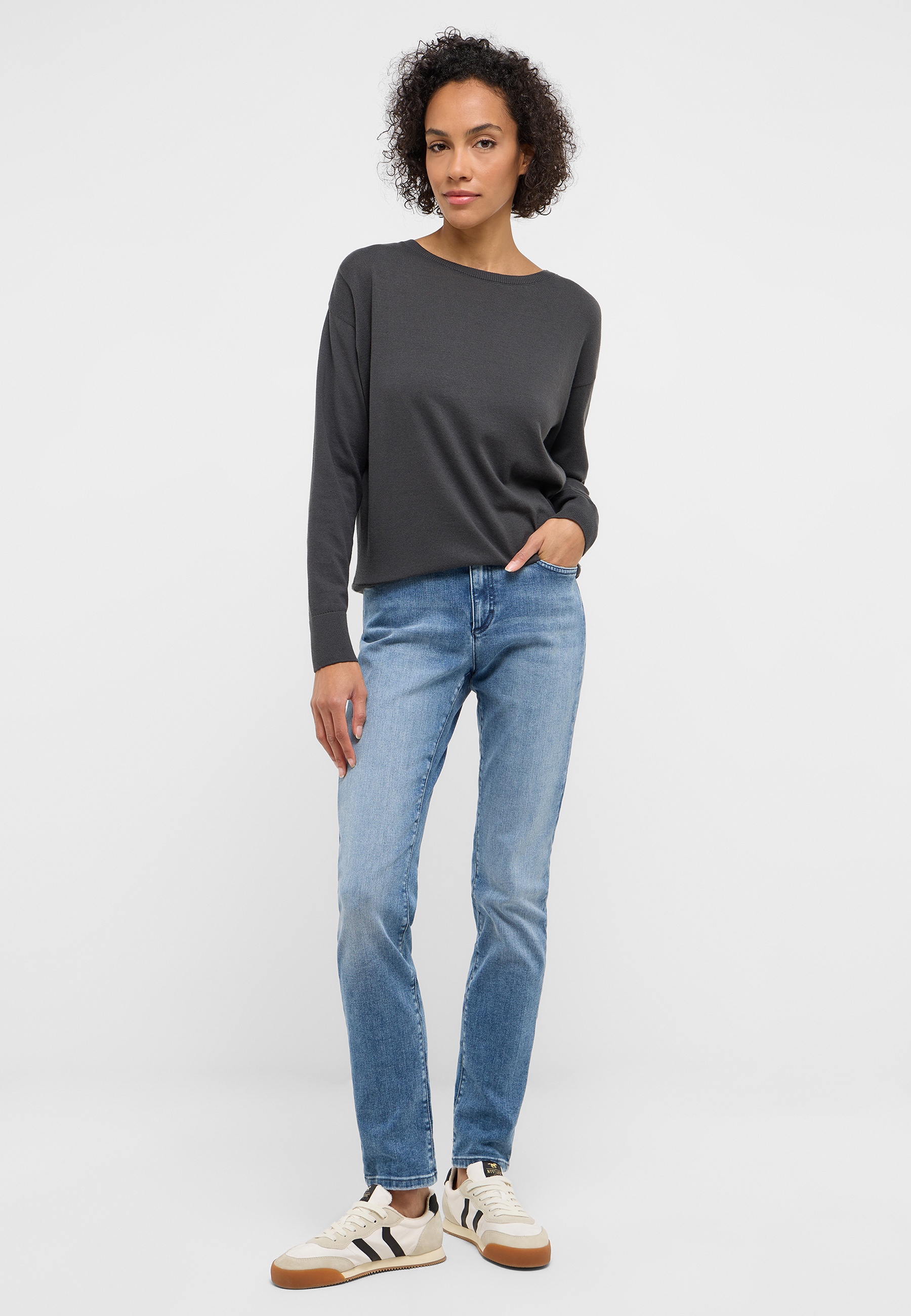 Bekleidung, Hosen, Langarm, Jeans, Person