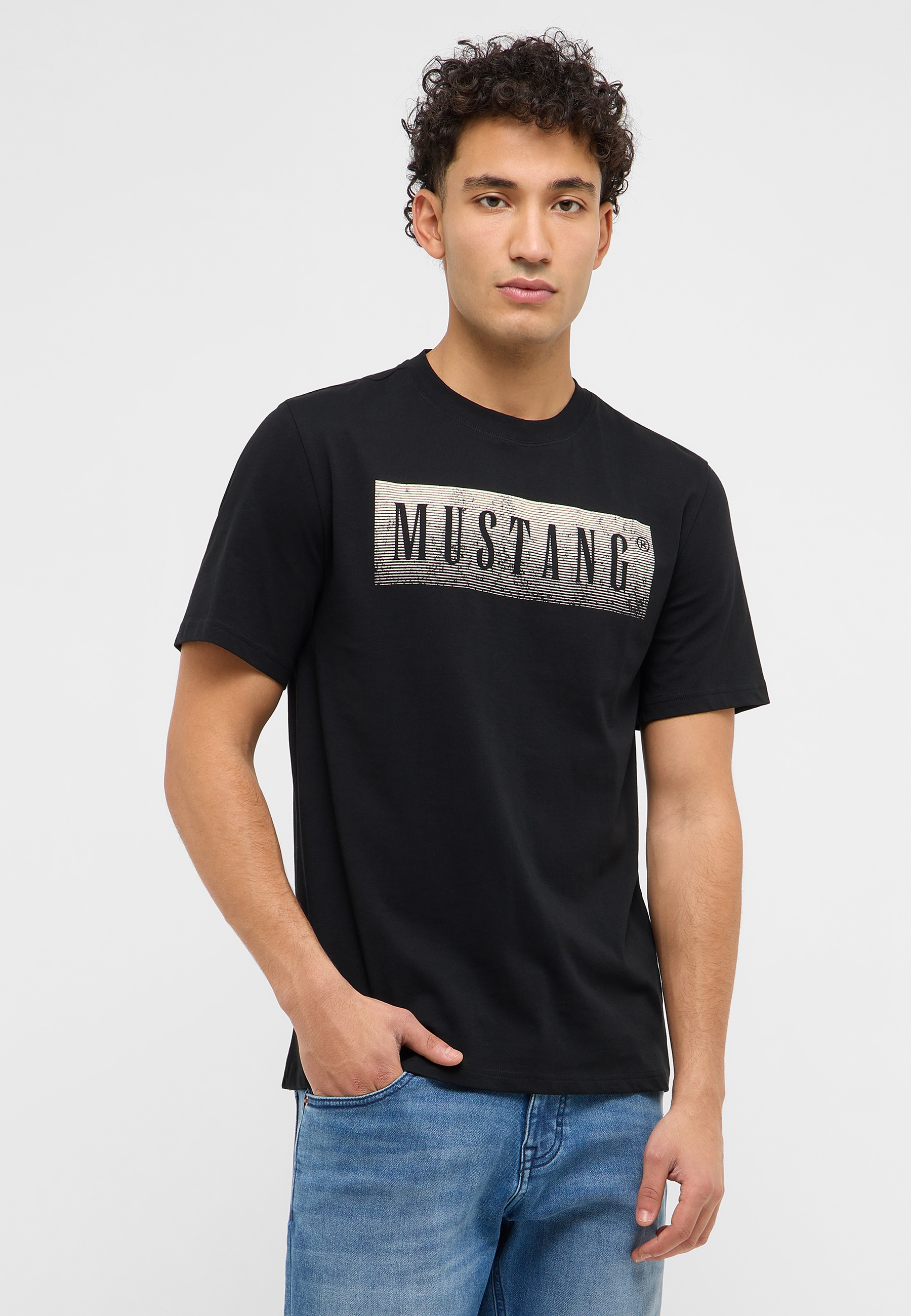 T-shirt, Jeans, Person, Ärmel, Hemd