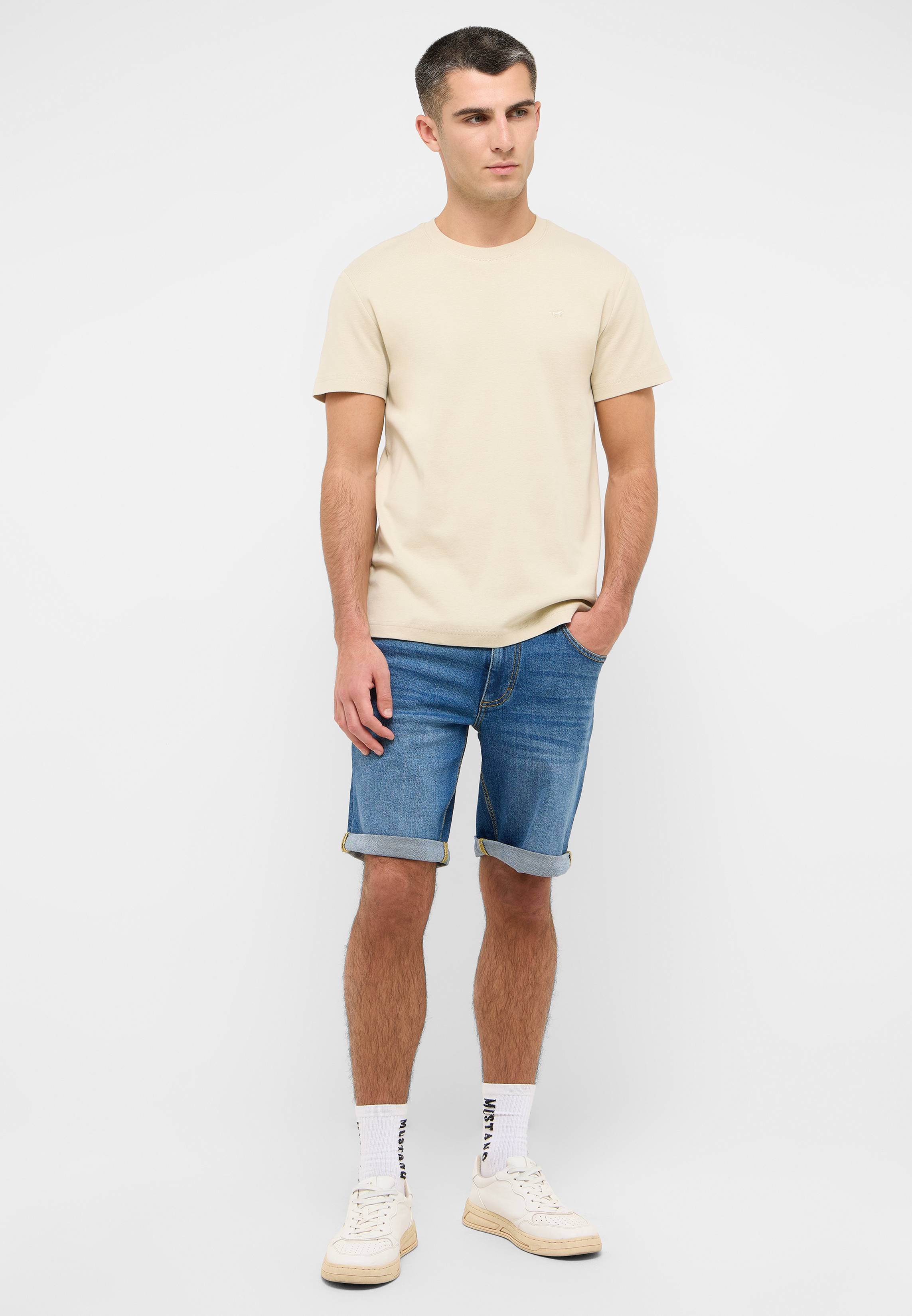 Bekleidung, Kurze Hosen, T-shirt, Person