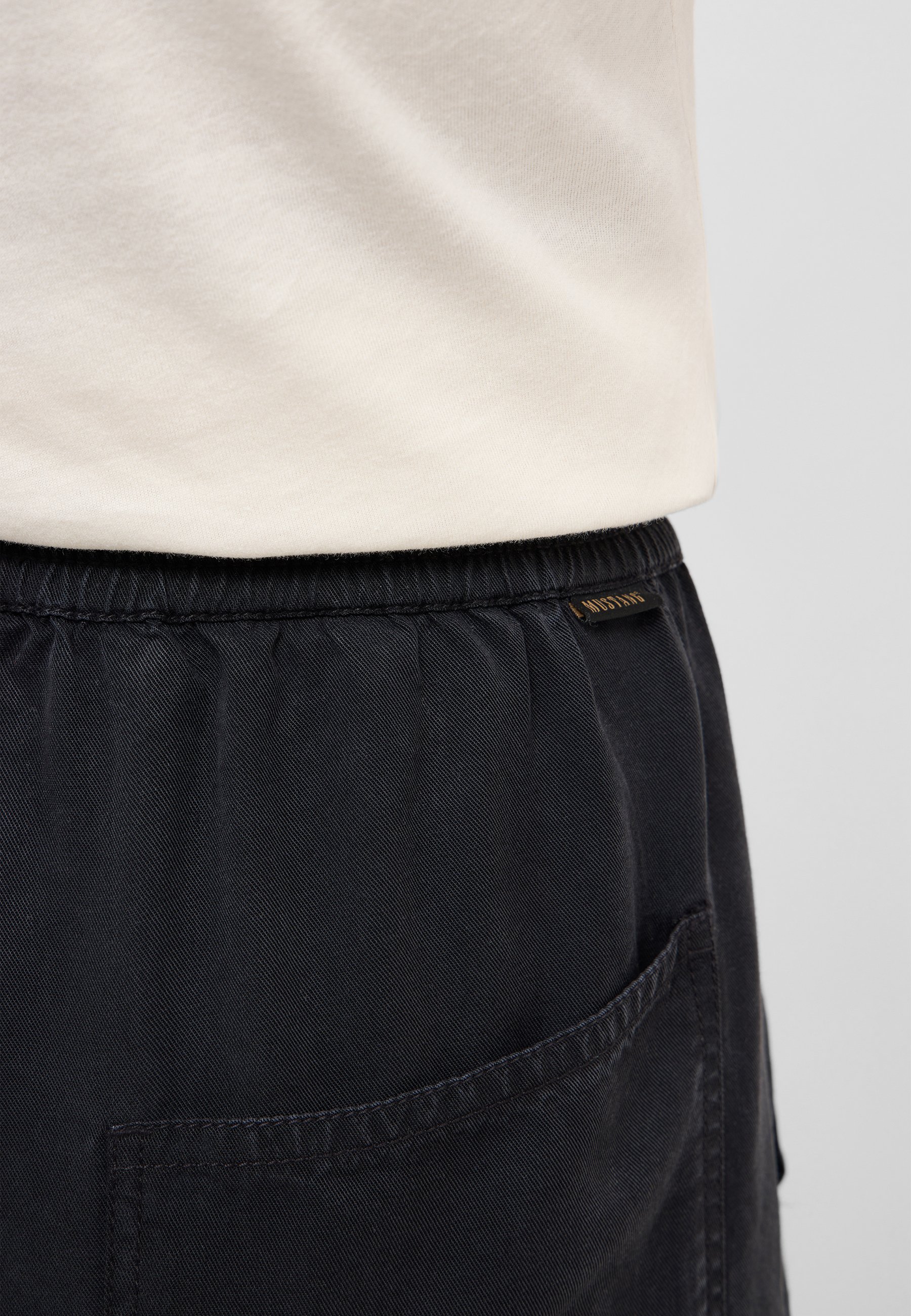 Hose, Jogginghose, Struktur, Gürtelschlaufen?, Rückansicht