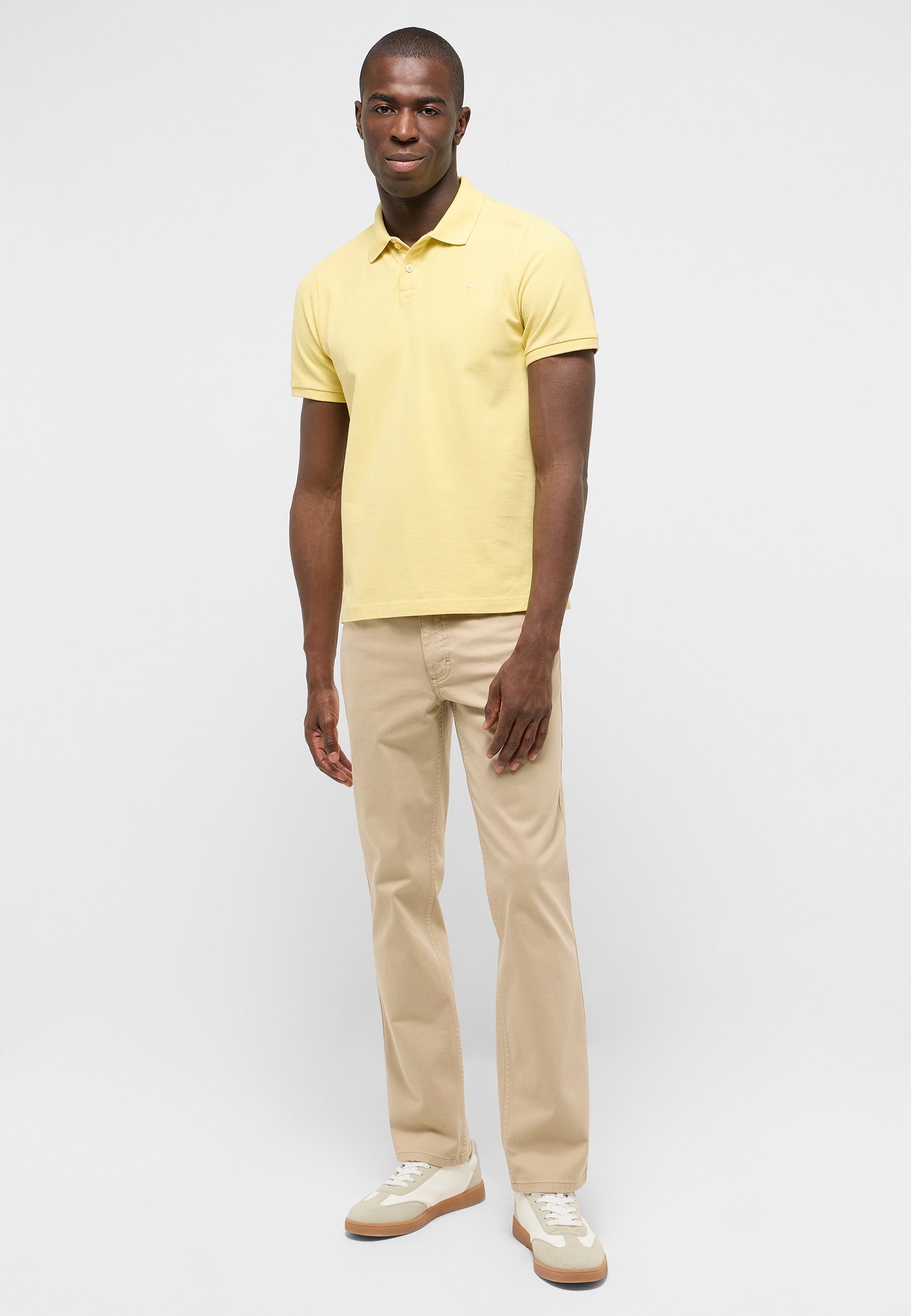 Polohemd, gelb, Kurzarm, Polo, beige Hose