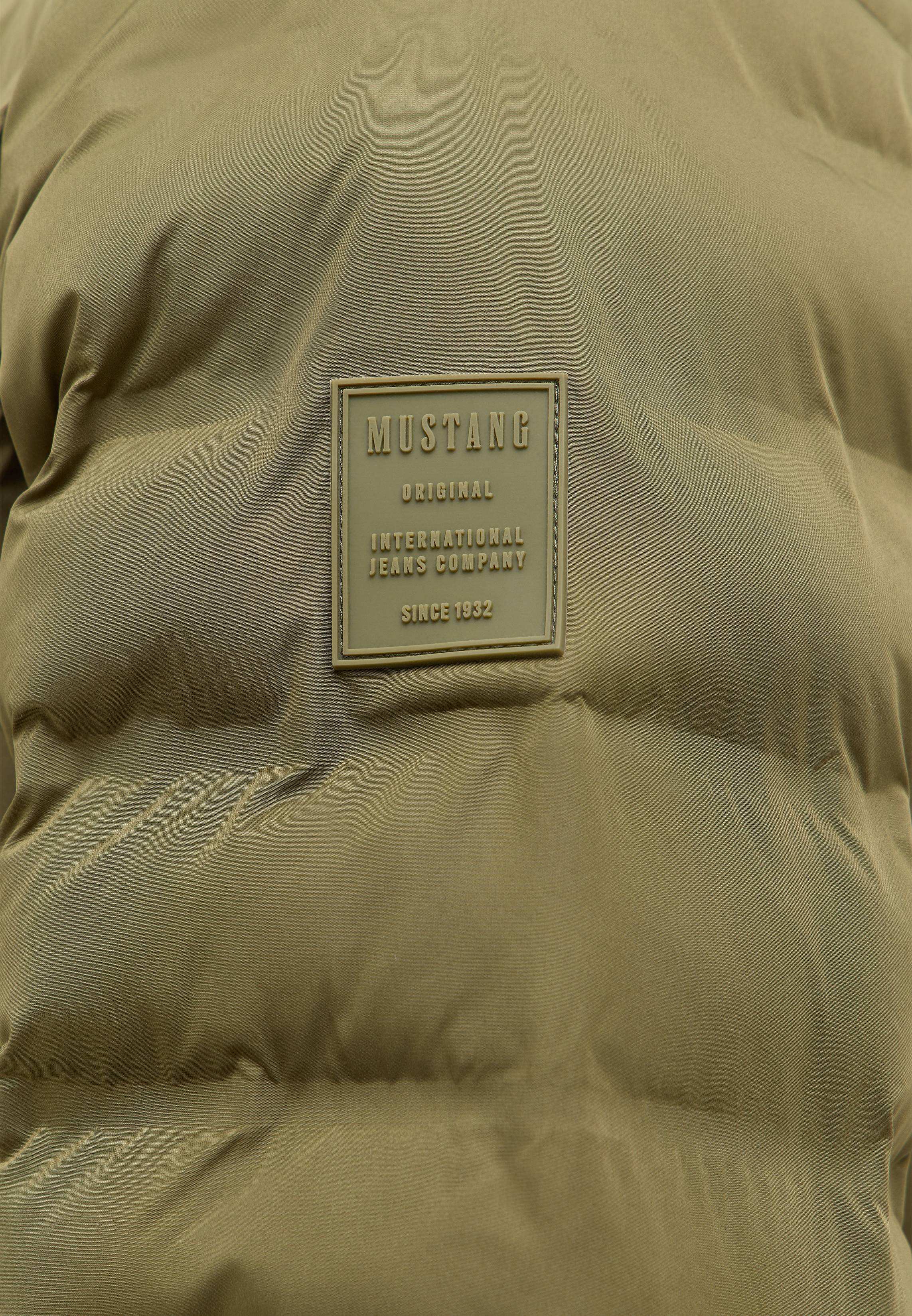 Bekleidung, Mantel, Jacke, Kissen, Bett