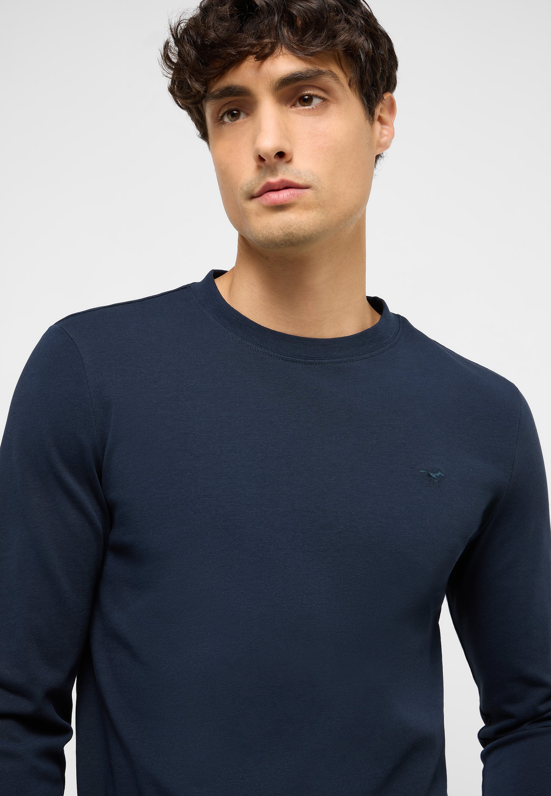 Langarm, Ärmel, Gesicht, Hals, T-shirt