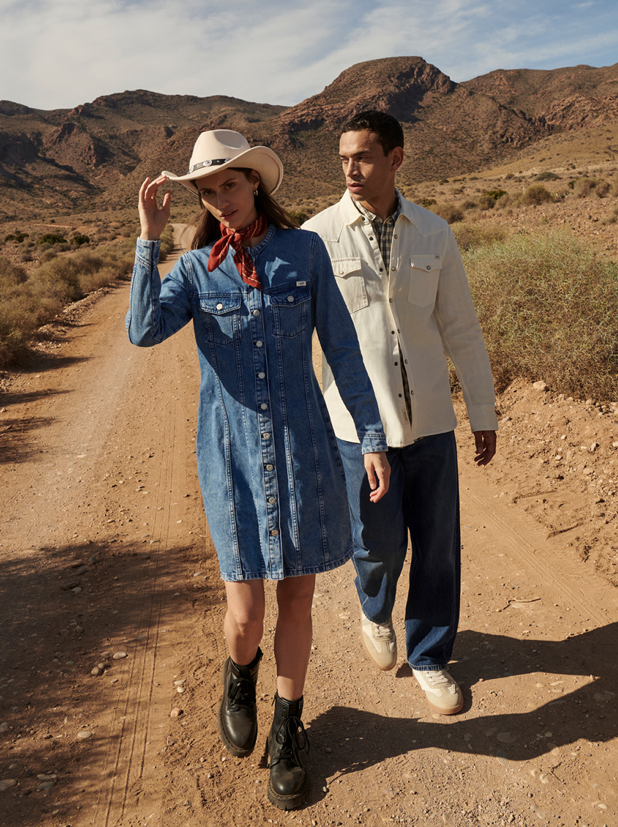 Hosen, Hut, Jeanshose, Person, Jugendlich, Hosen, Hut, Jeanshose, Person, Jugendlich