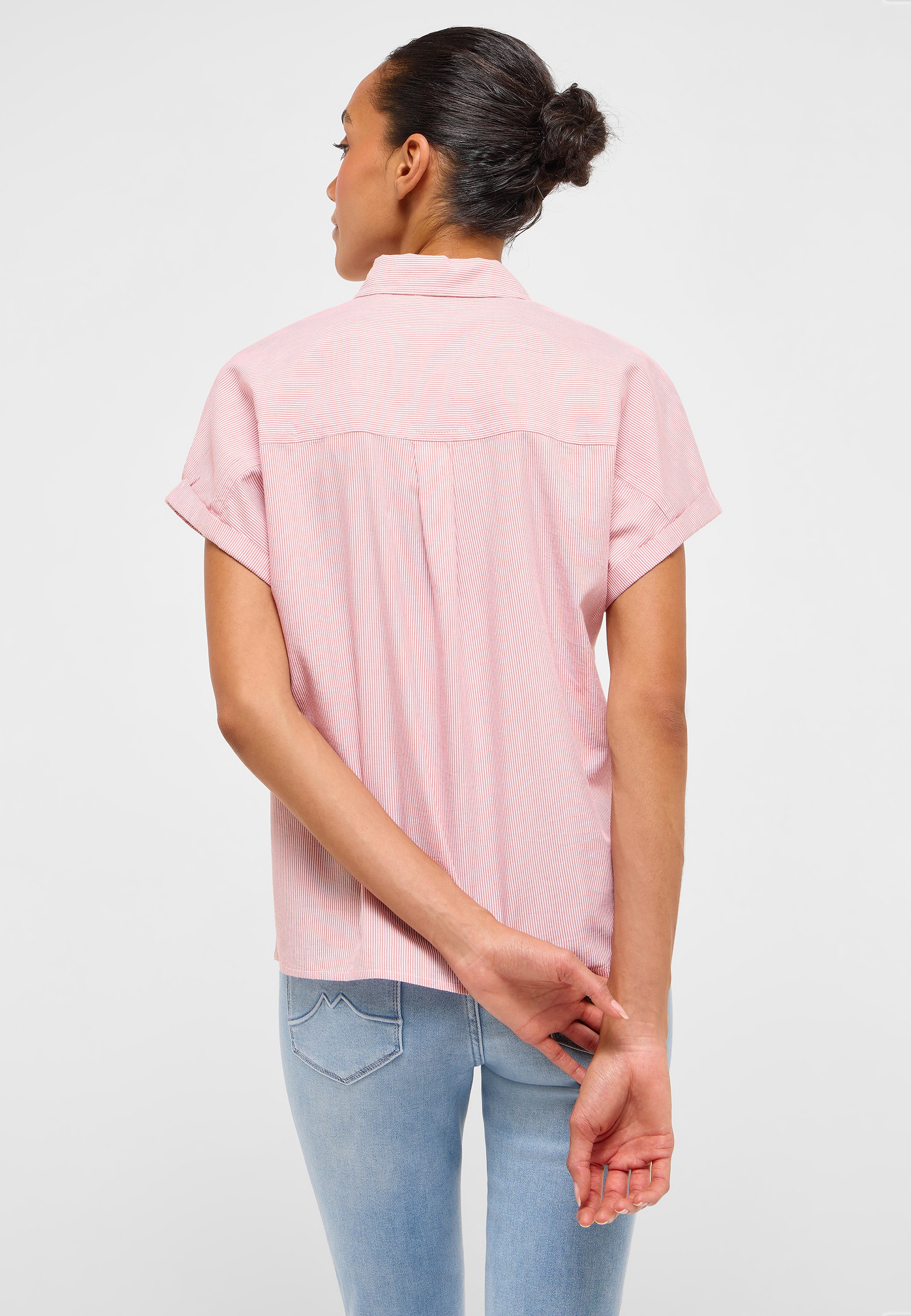 Bluse, Kleidung, Ärmel, Person, Jeans