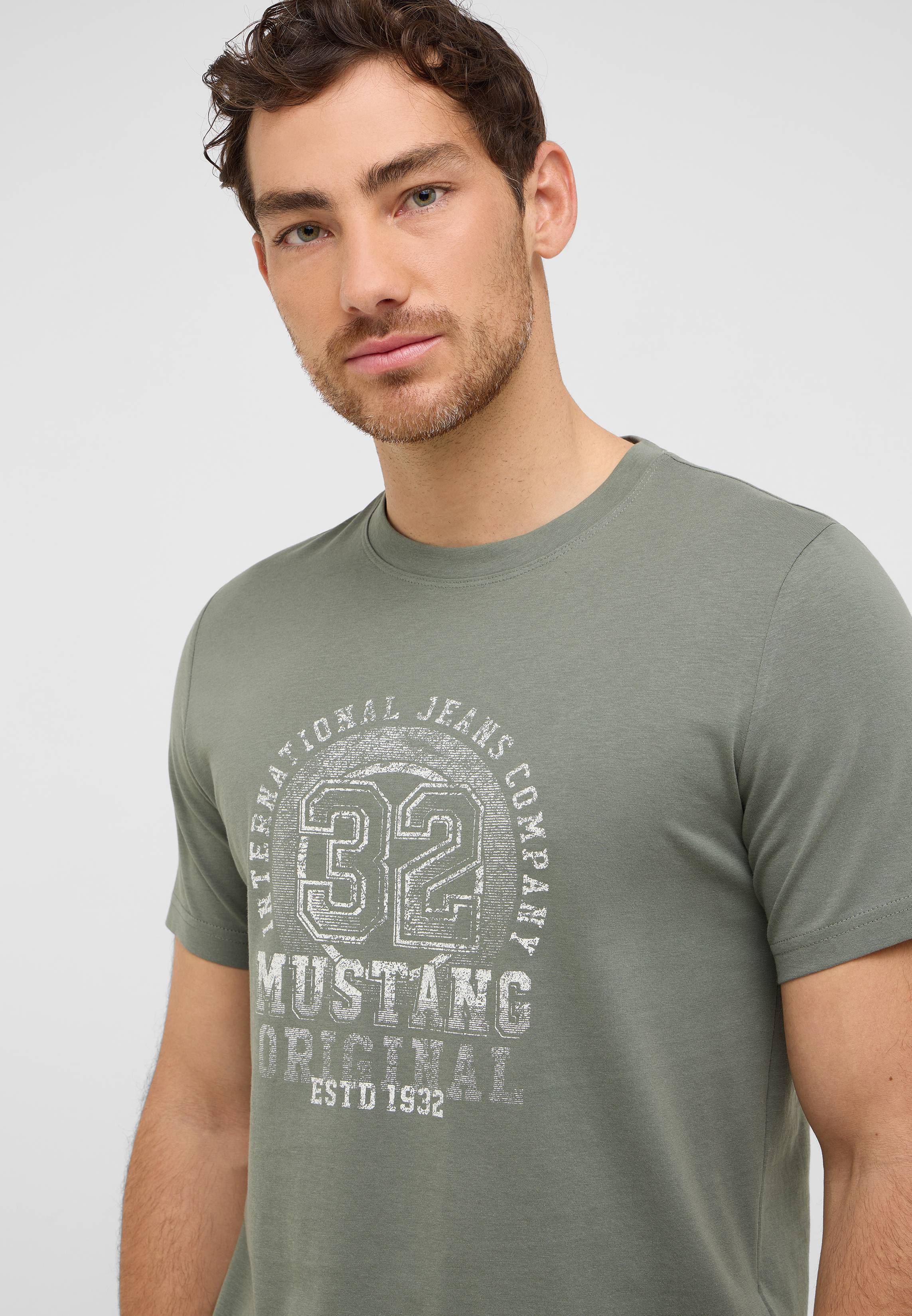 T-shirt, Hemd, Erwachsener, Mann, Person