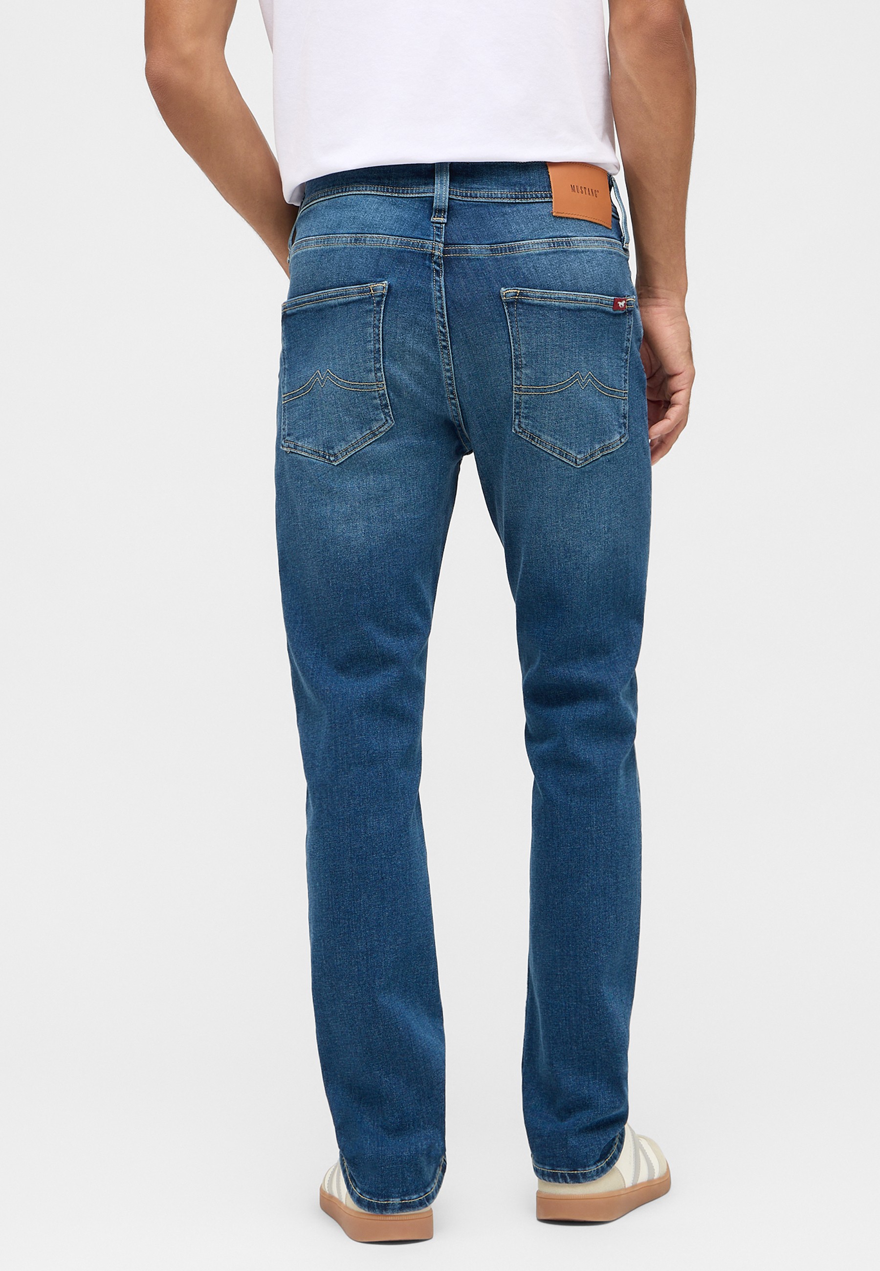 jeans, Denim, Herrenjeans, gerade, Hintertaschennaht