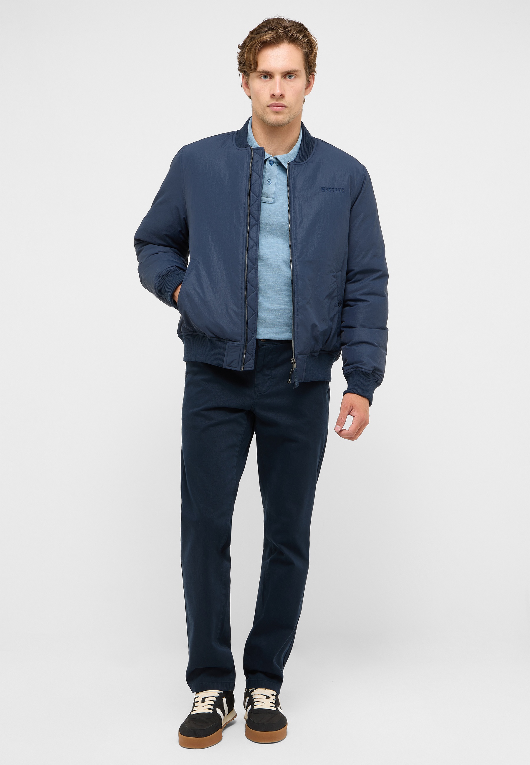 Hose Style Brad Chino Essentials