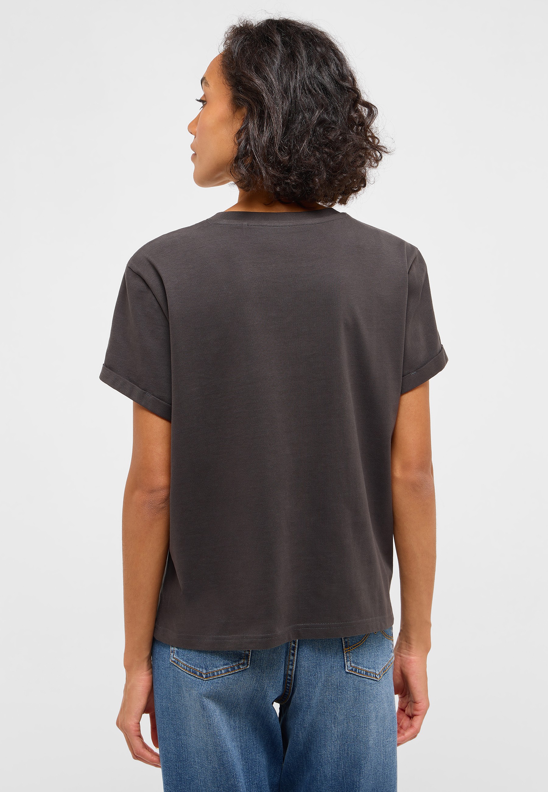 T-shirt, Ärmel, Person, Jeans, Gesicht