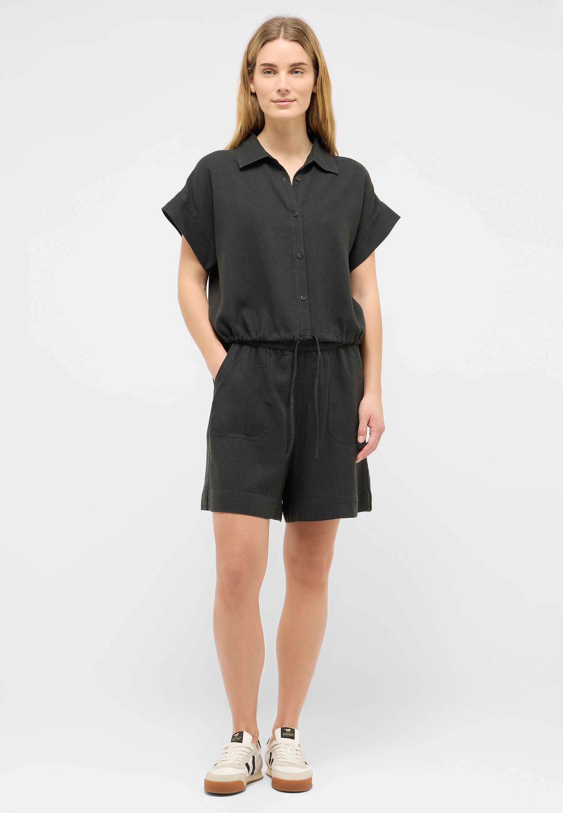 Kurz overall, Kurzarm-Overal, Schwarz, Knopfverschluss, Kordel