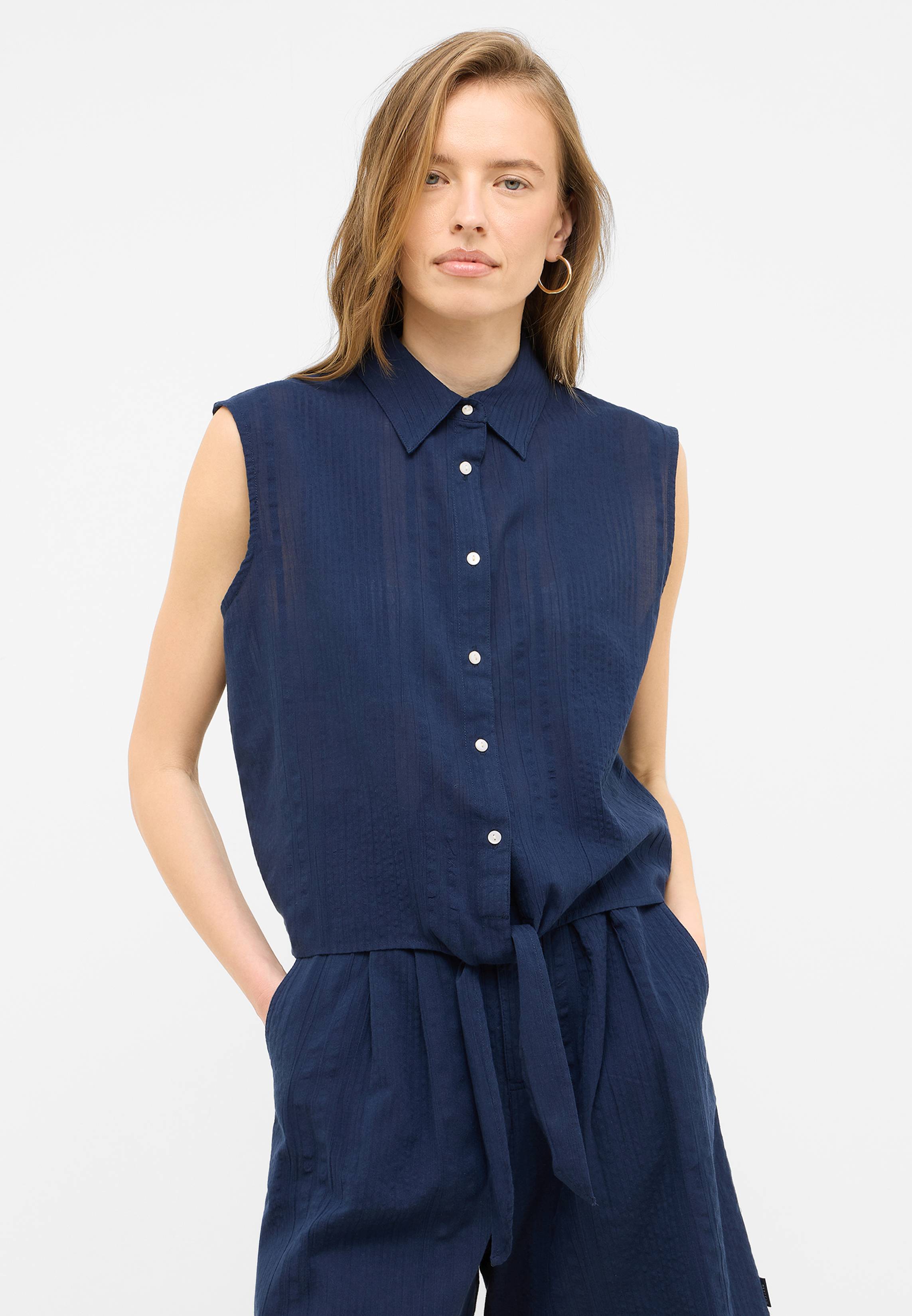 Bluse, Kleidung, Hemd, Hosen, Person