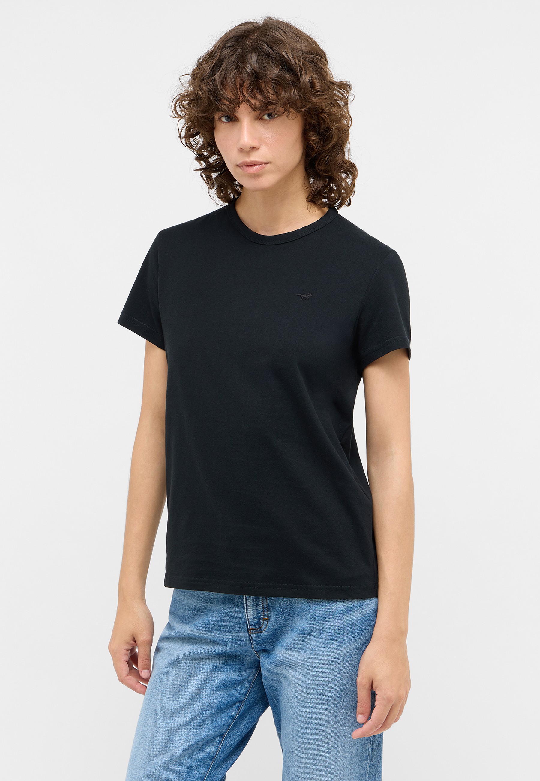 Bekleidung, T-shirt, Person, Ärmel