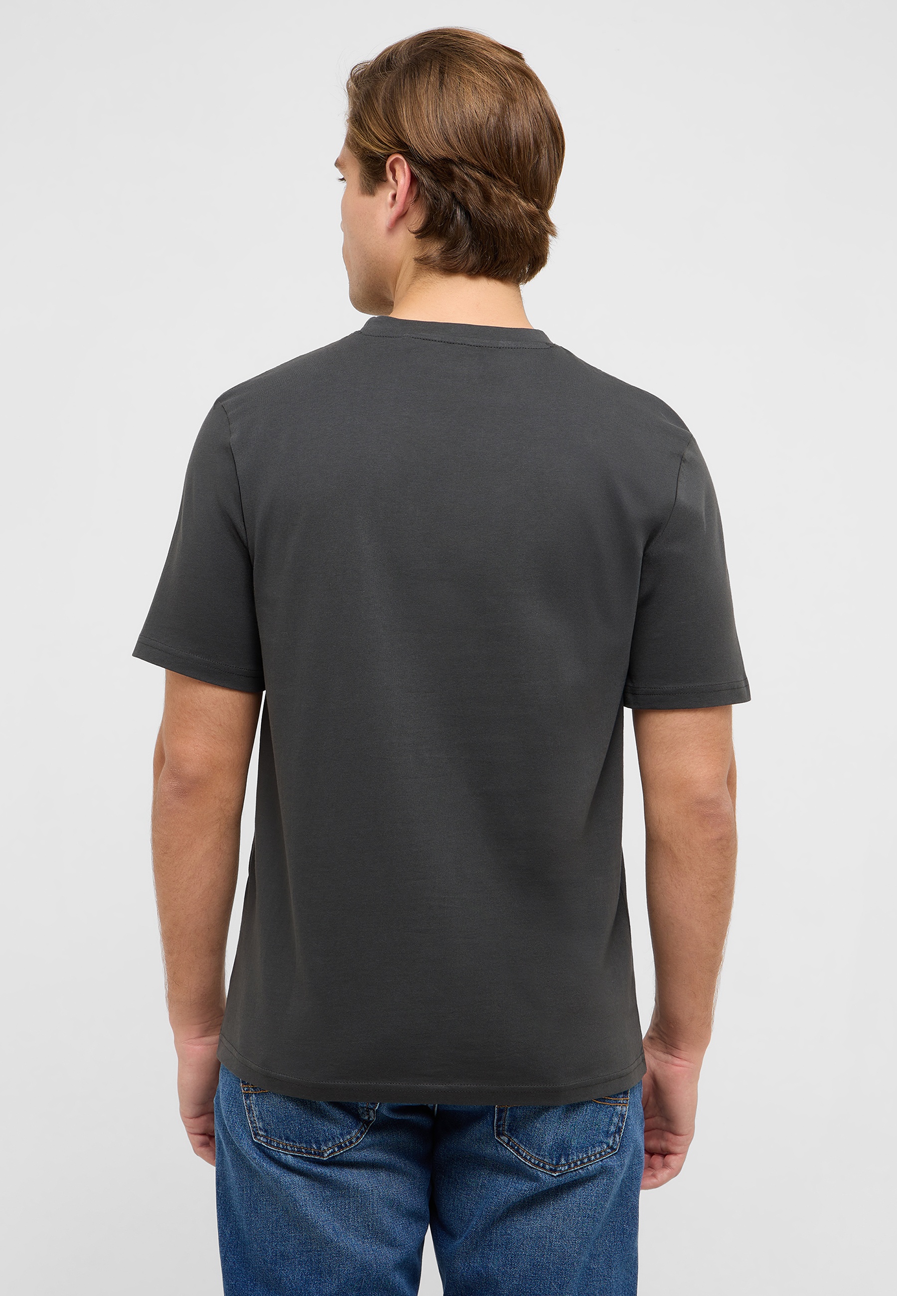 T-shirt, Jeans, Erwachsener, Mann, Person