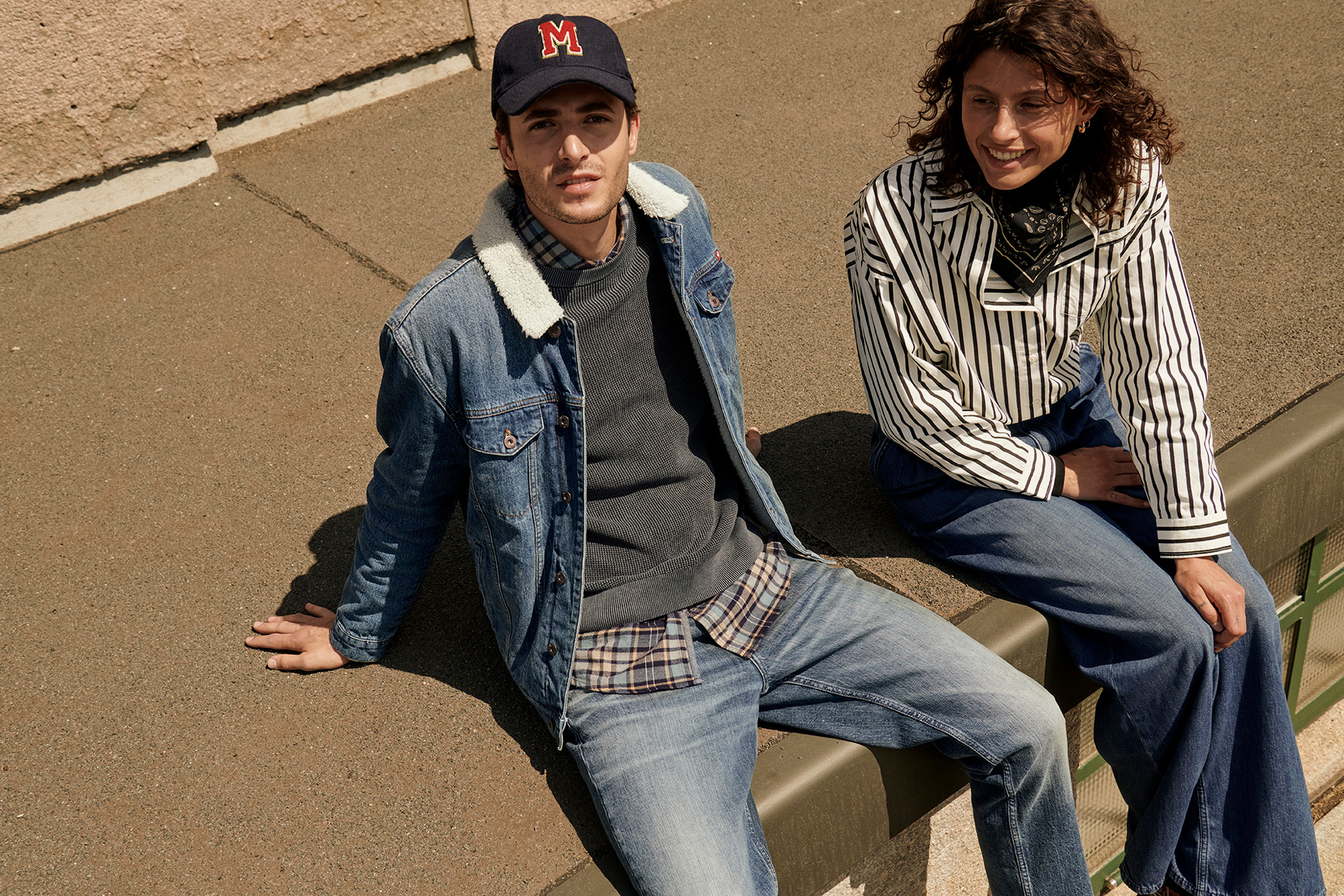 Hosen, Jeans, Mütze, Hut, Baseball-Kappe