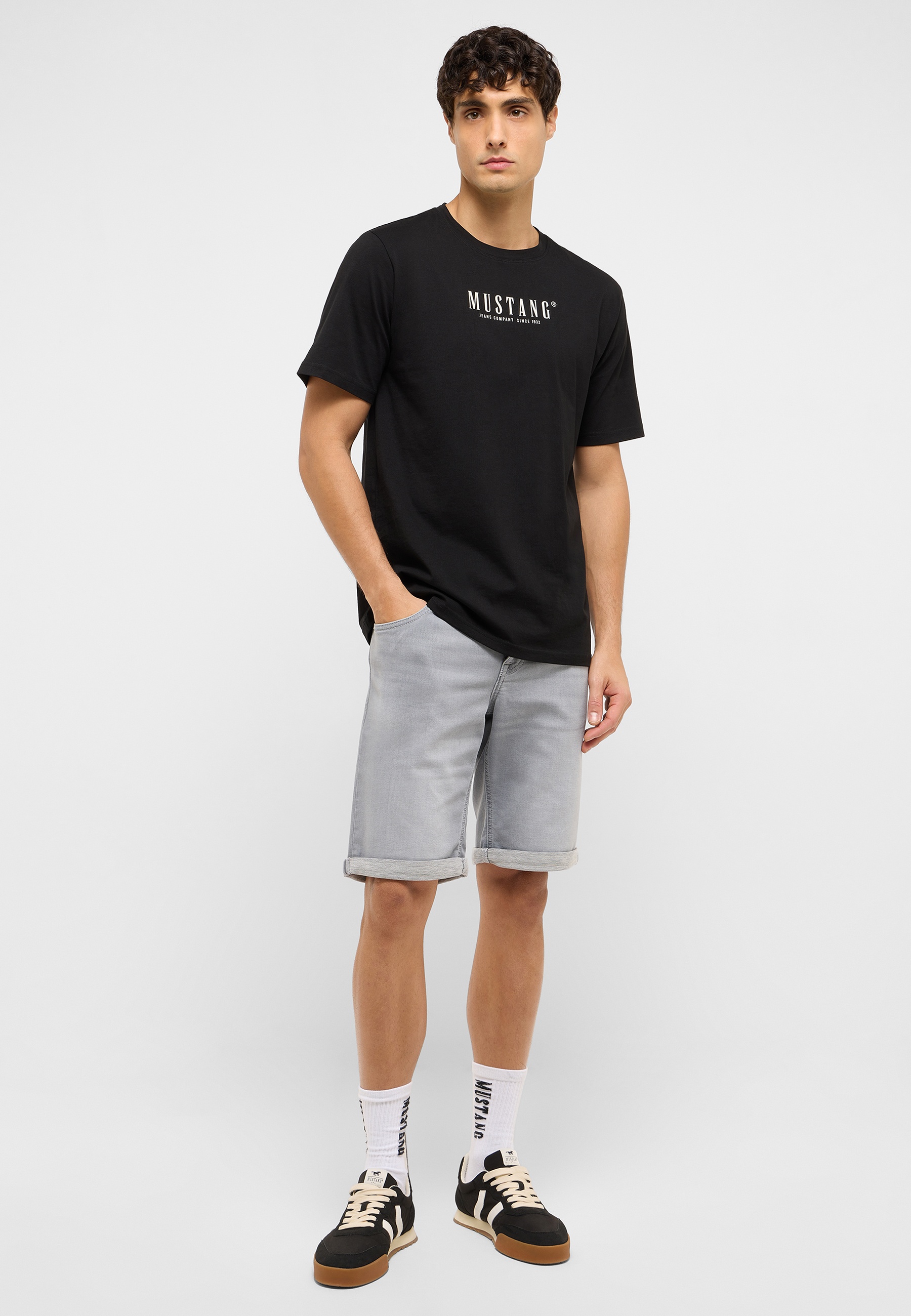 Kurze Hose, T-shirt, Junge, Person, Jugendlich