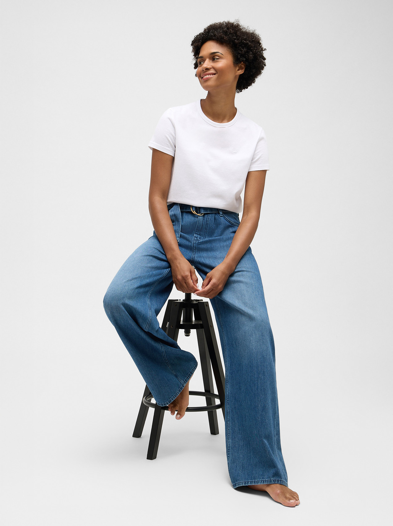 Bekleidung, Hosen, Jeans, Person, Sitzen