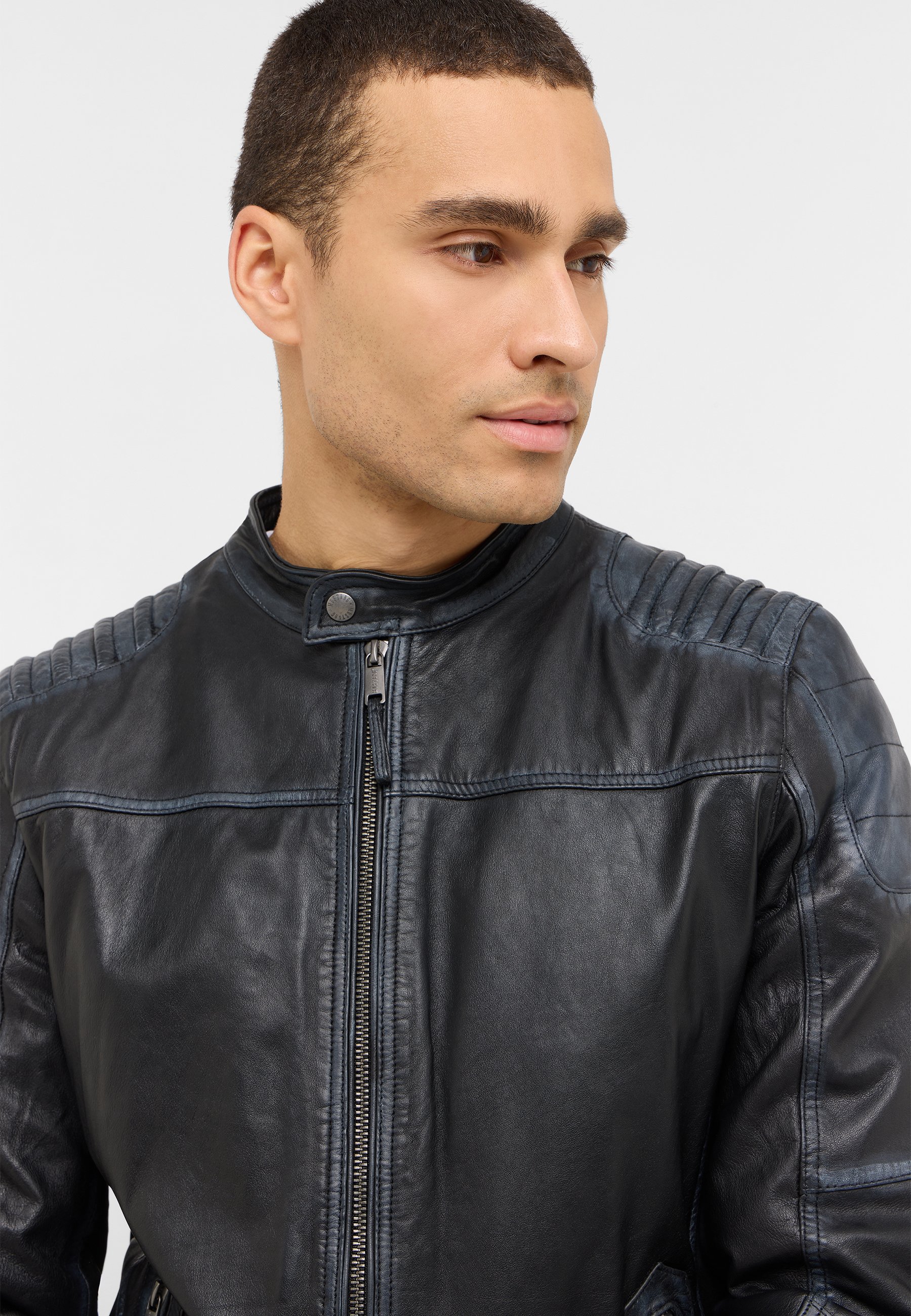 Mantel, Jacke, Erwachsener, Mann, Person