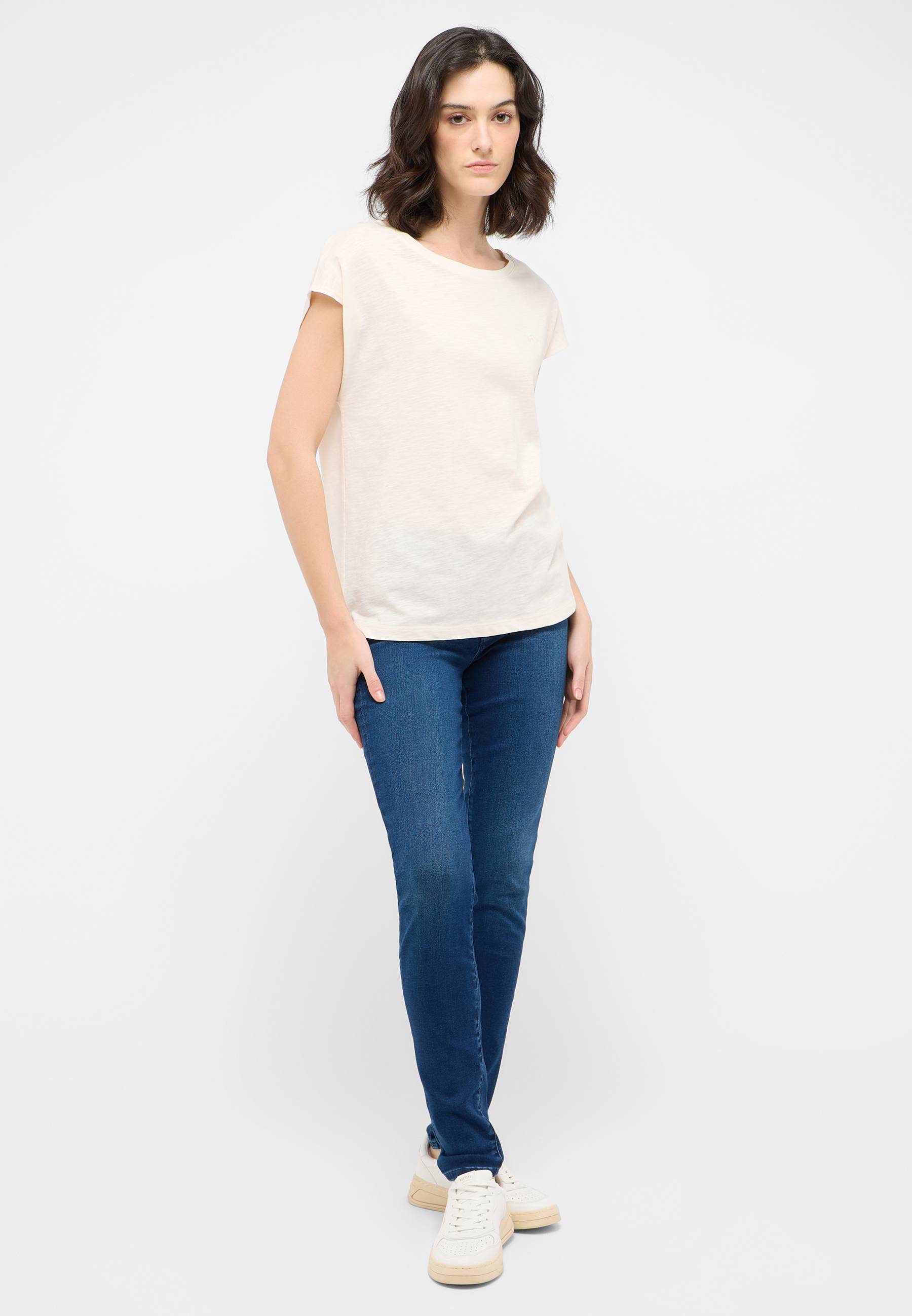 Hosen, Jeans, Bluse, Person, T-shirt