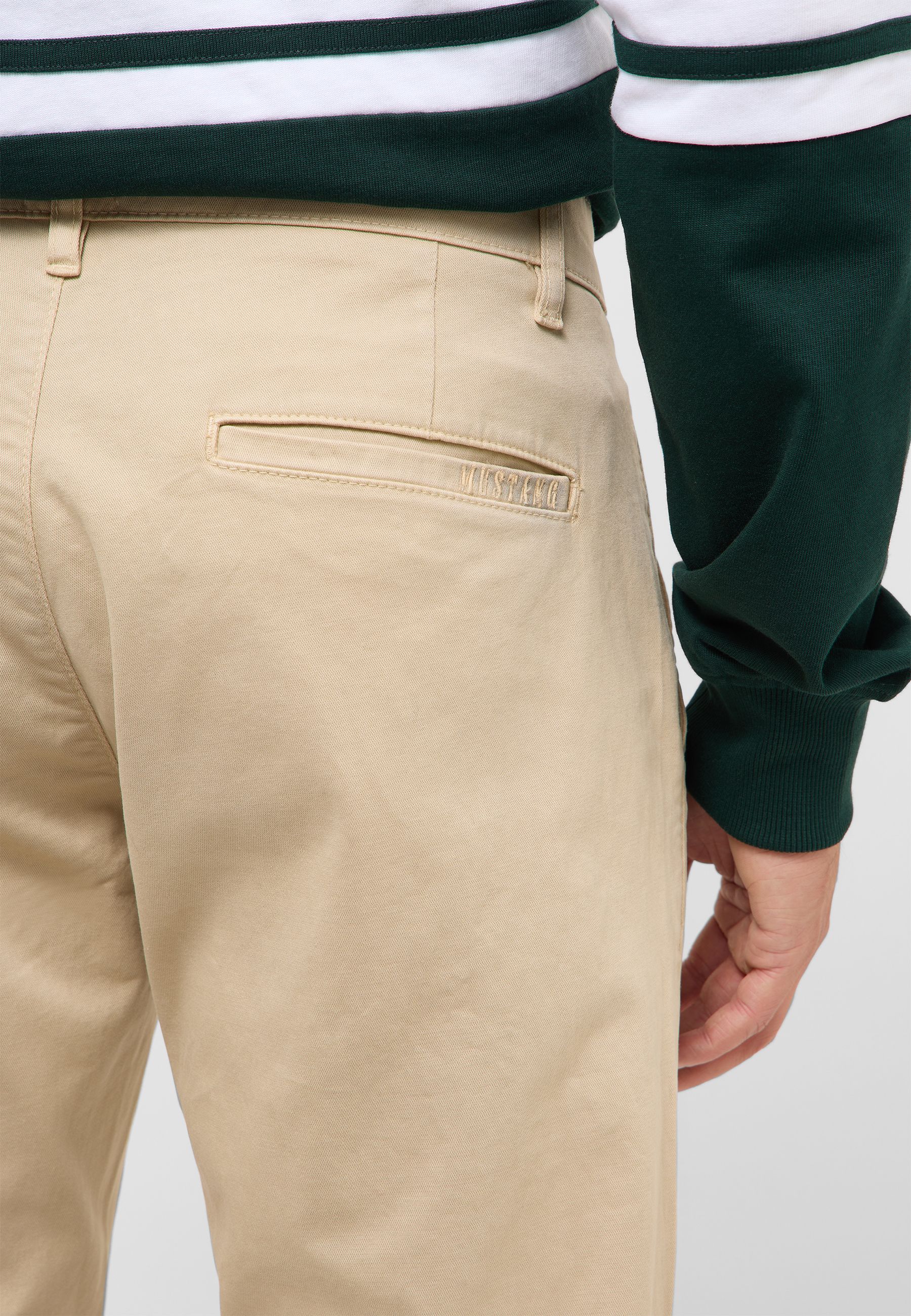 Hose Style Brad Chino Essentials