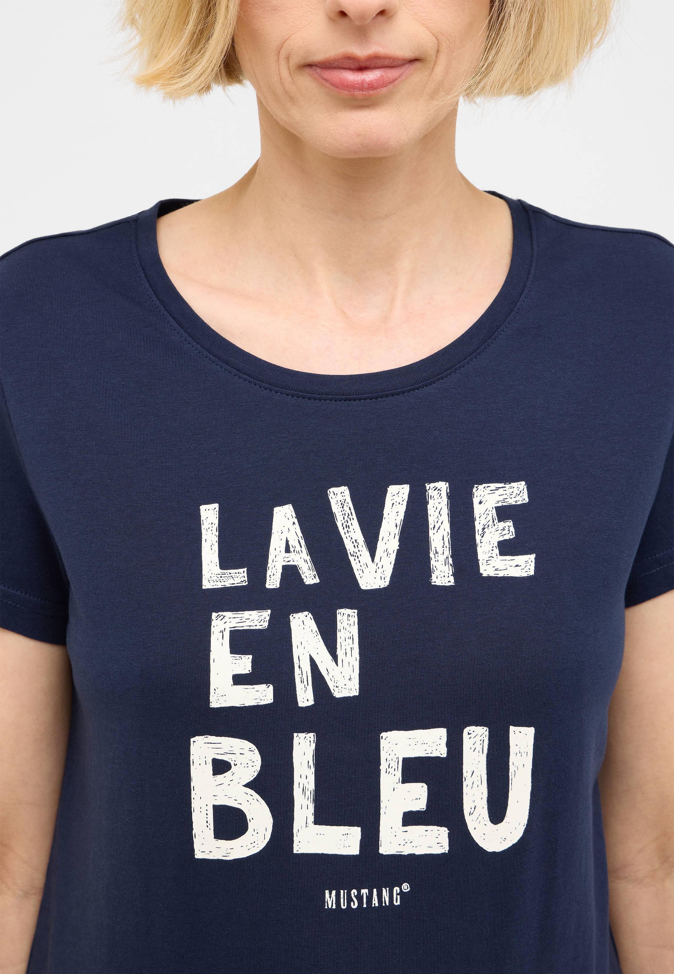 Bekleidung, T-shirt