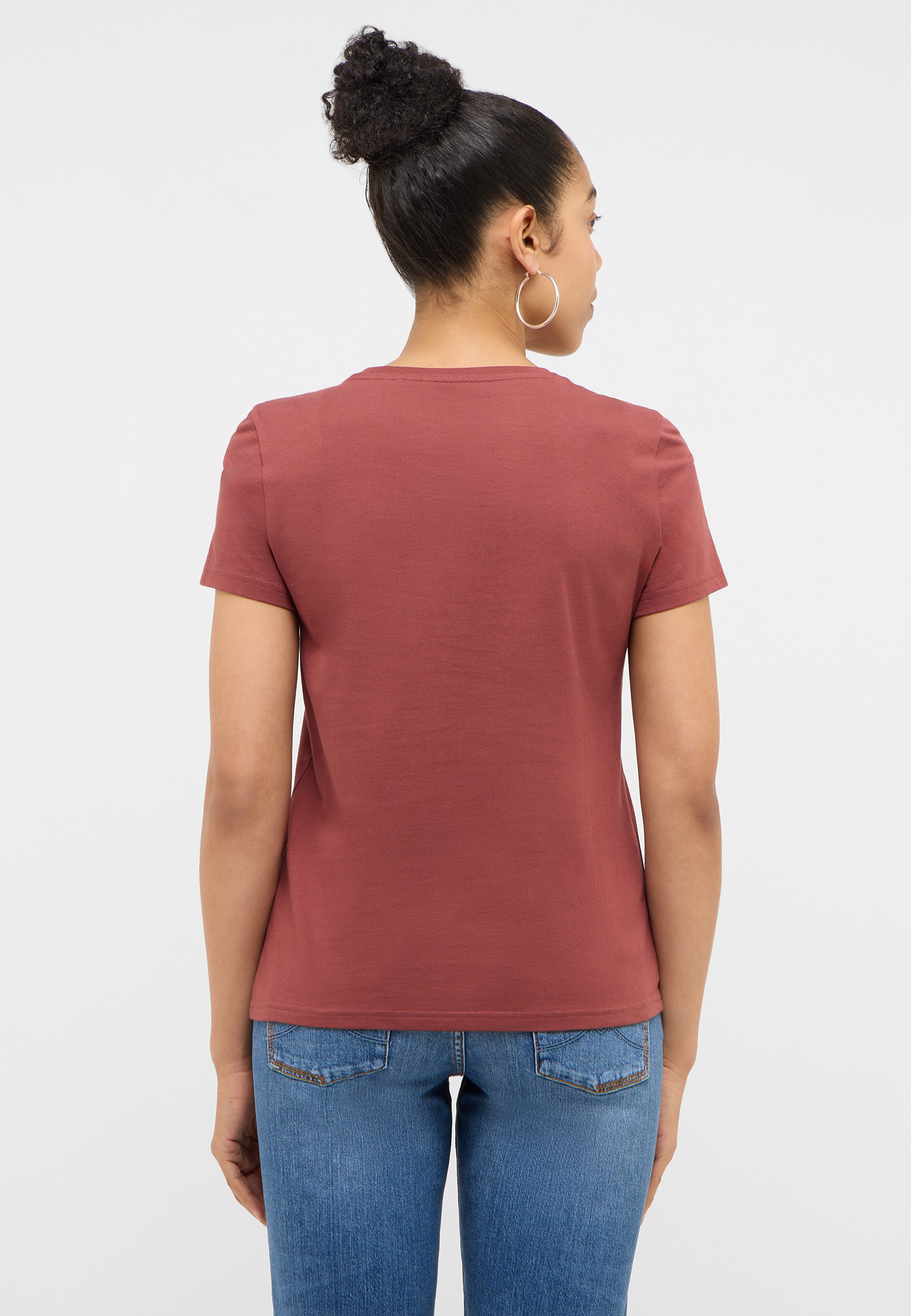 Bluse, T-shirt, Jeans, Person, Frau