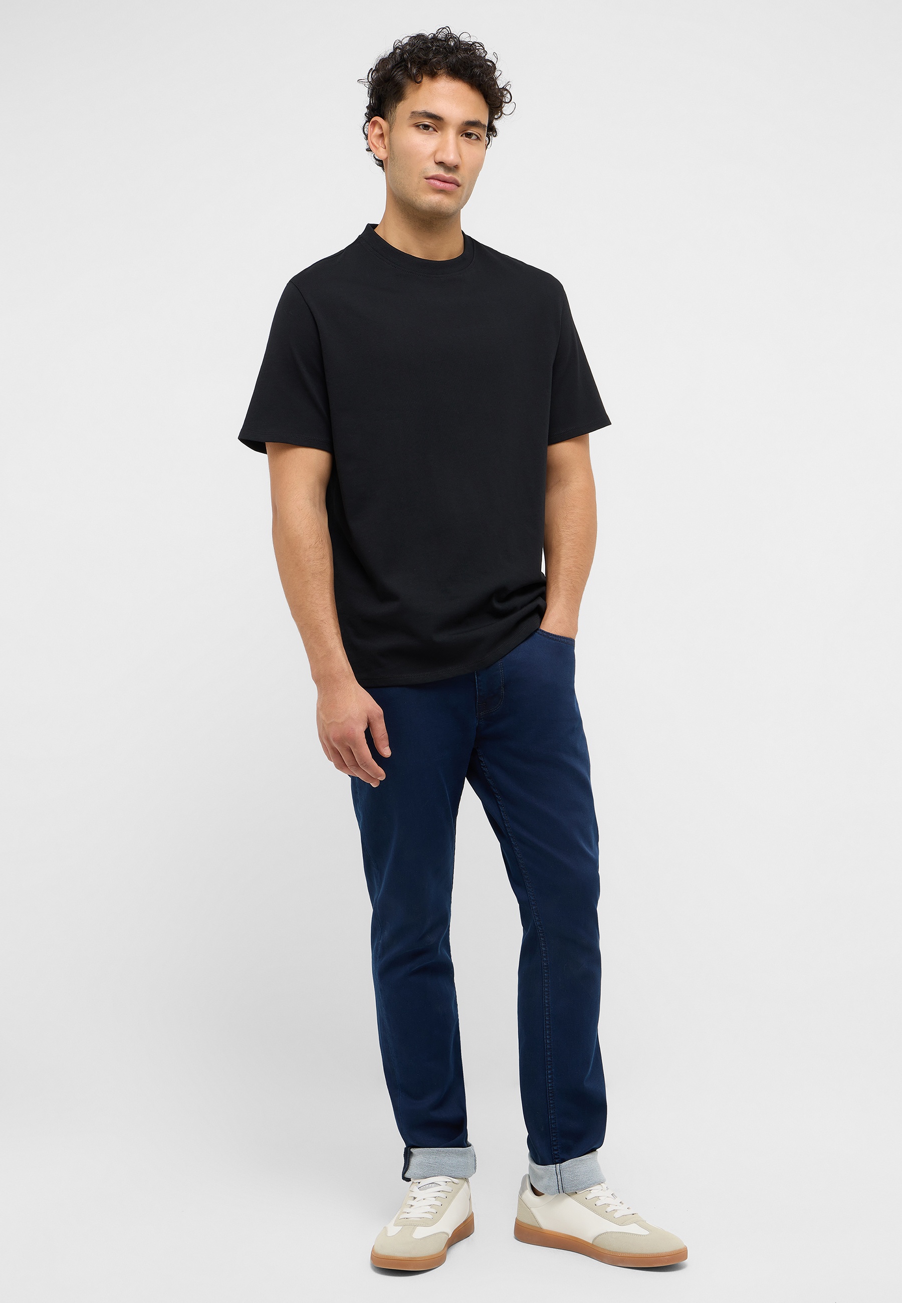 T-shirt, Hosen, Person, Stehend, Jeanshose