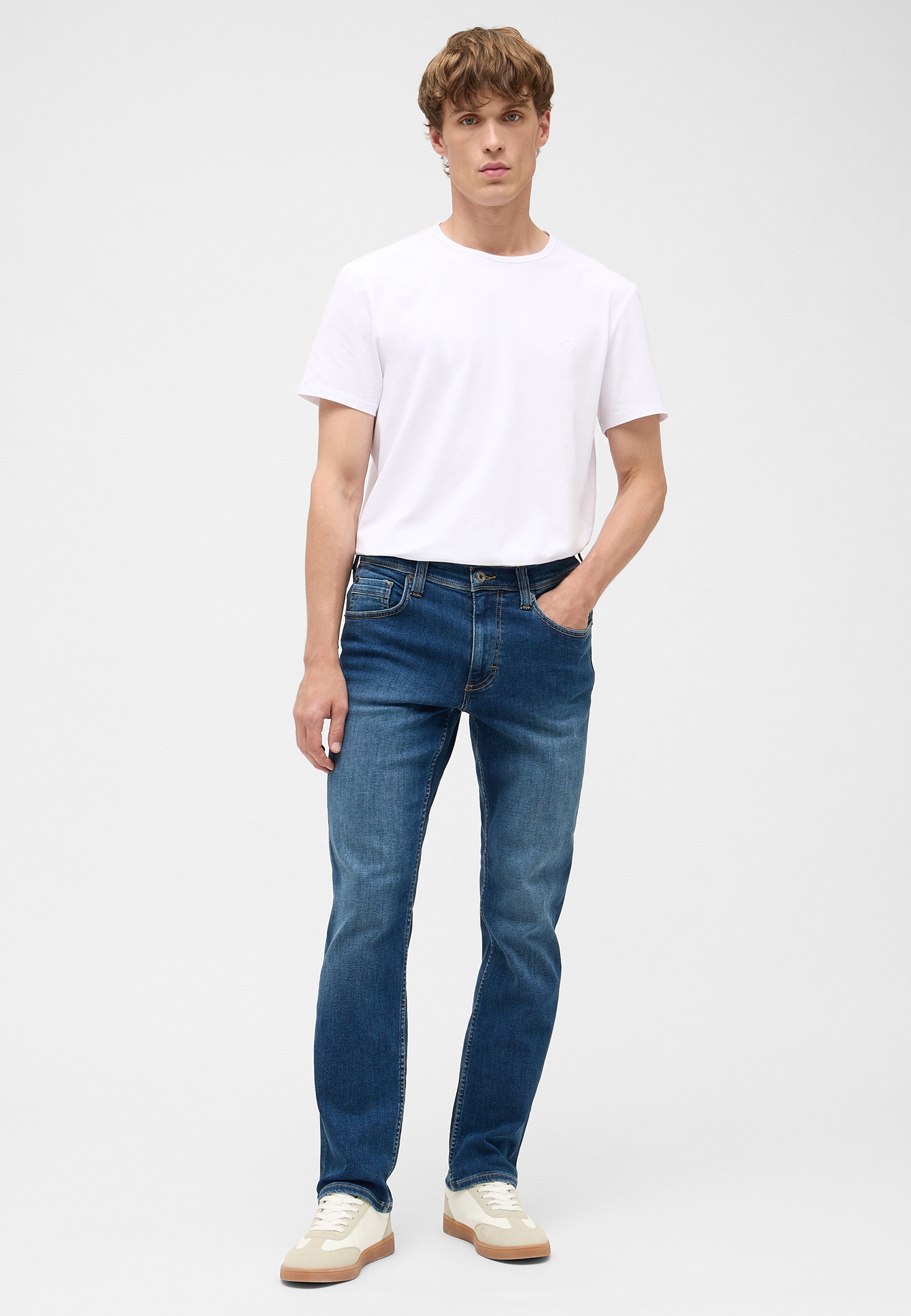 Bekleidung, Hosen, Jeans, T-shirt, Person