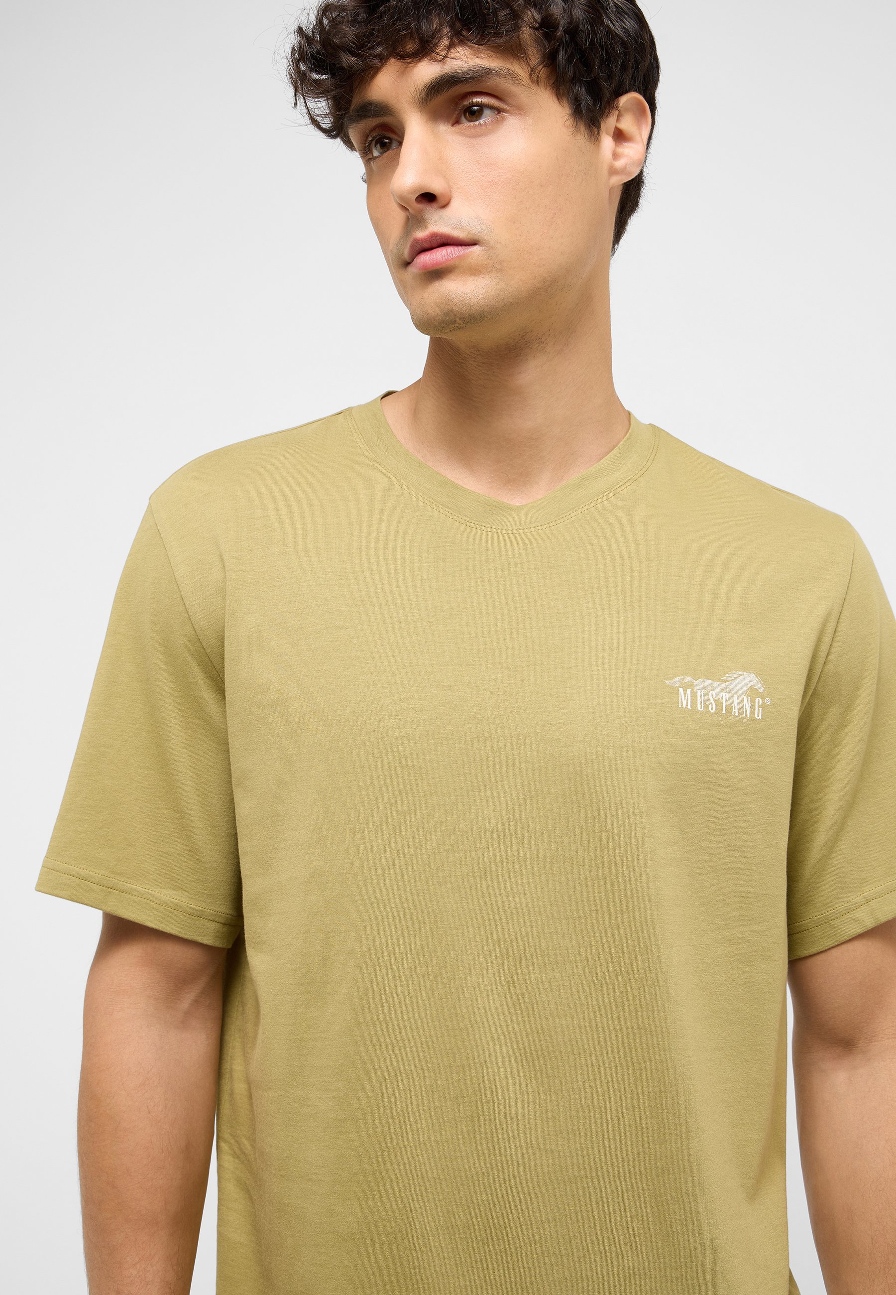 Bekleidung, T-shirt, Person, Hemd