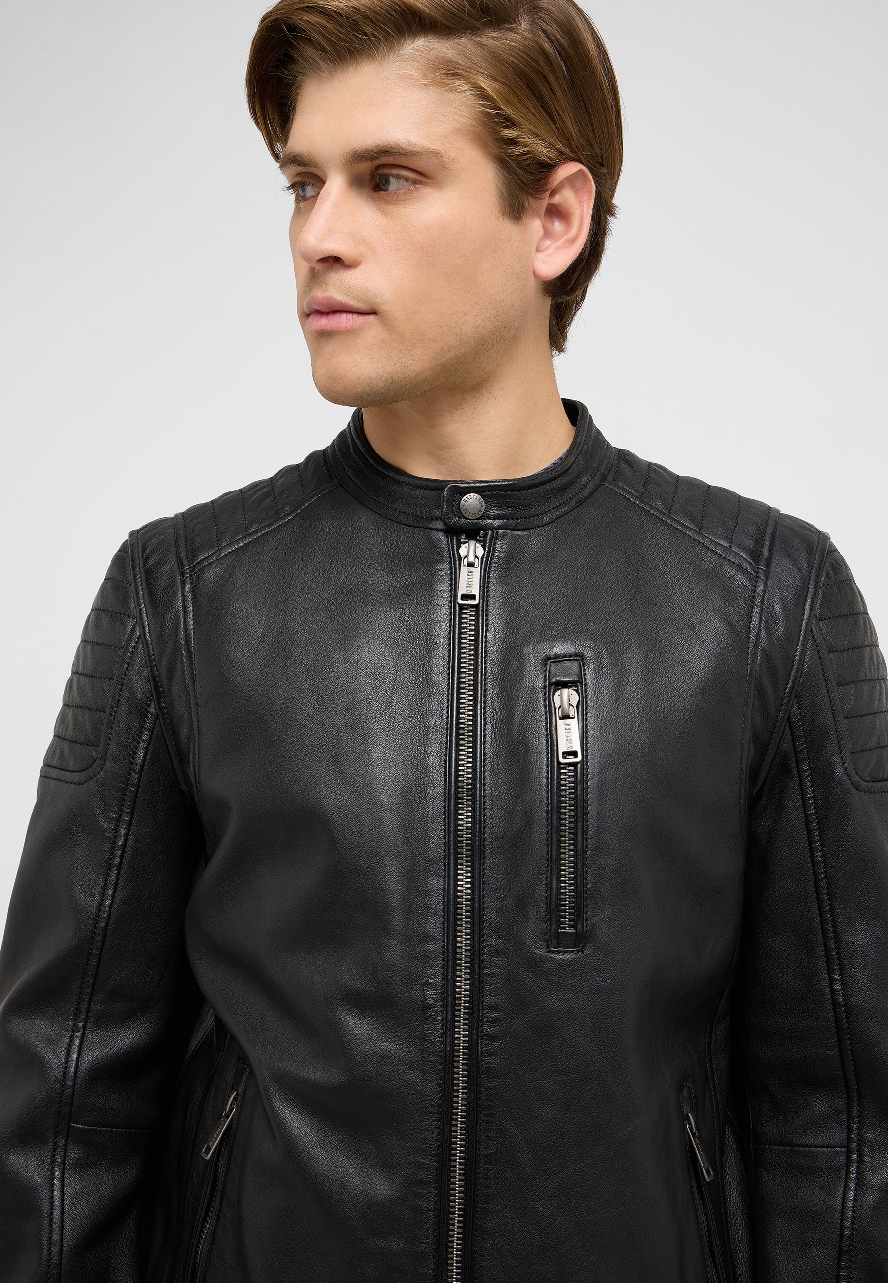 Mantel, Jacke, Jacke aus Leder, Mann, Person