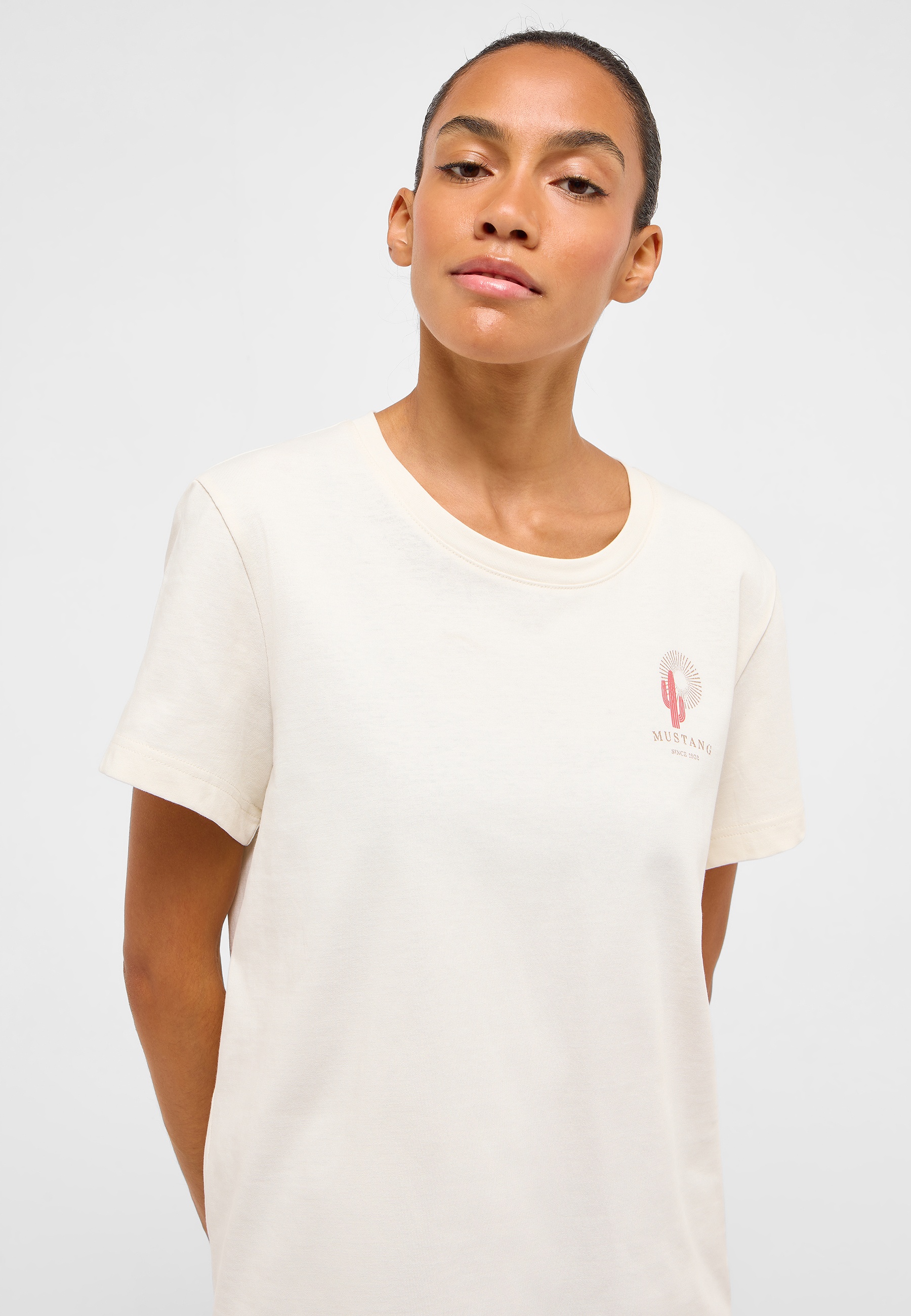 T-shirt, Person, Gesicht, Kopf, Hals