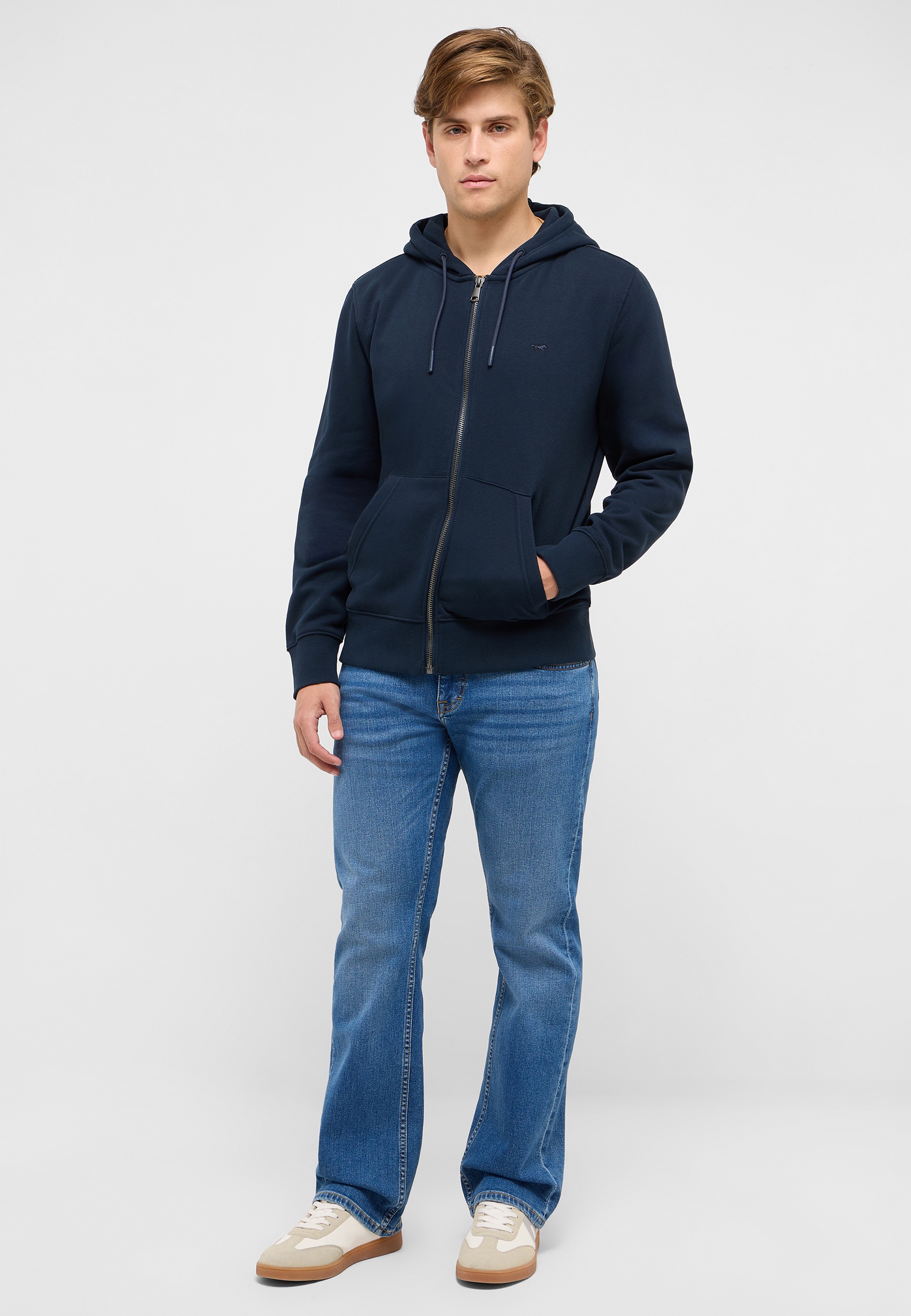 Jacke, Hosen, Jeanshose, Pullover, Sweatshirt