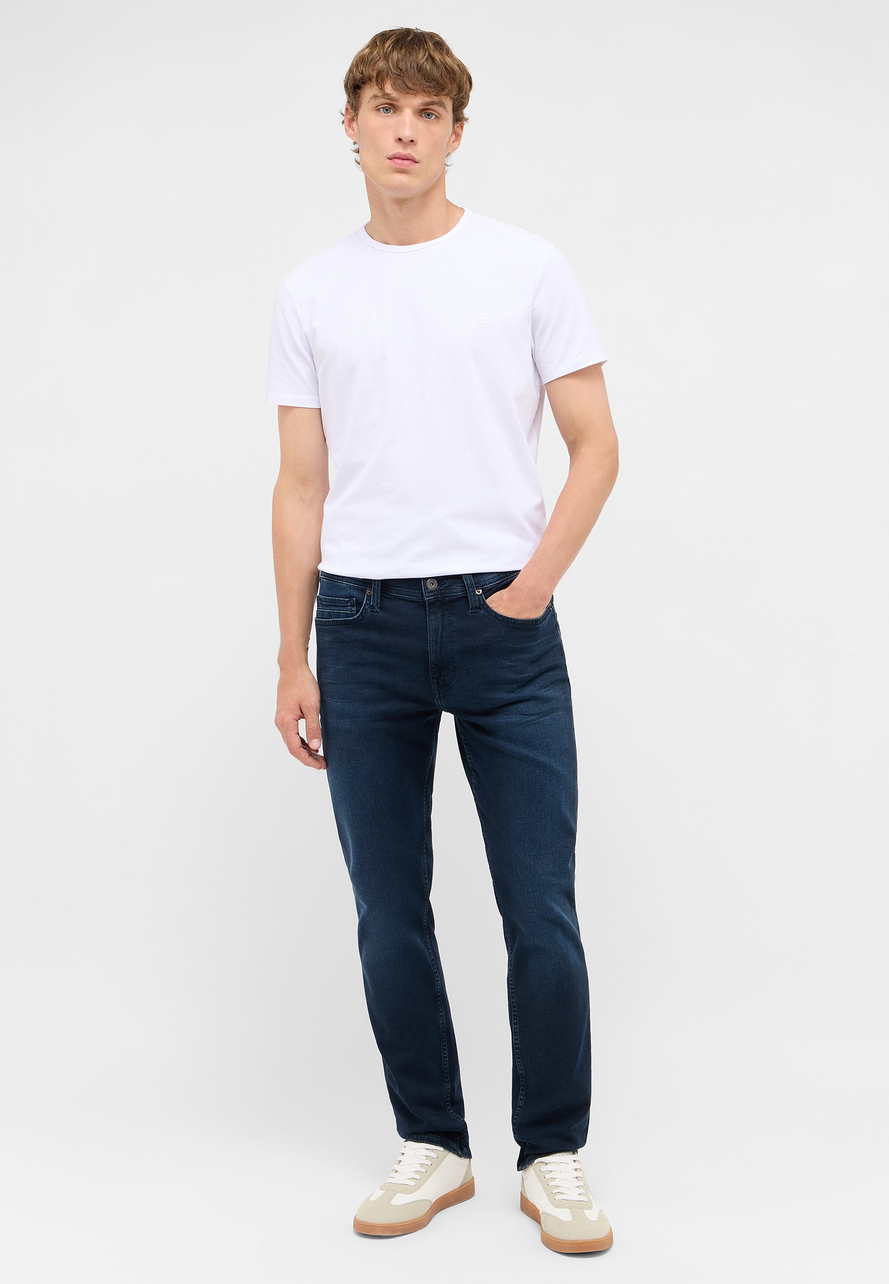 T-Shirt, Plain, White, Crew neck, Jeans