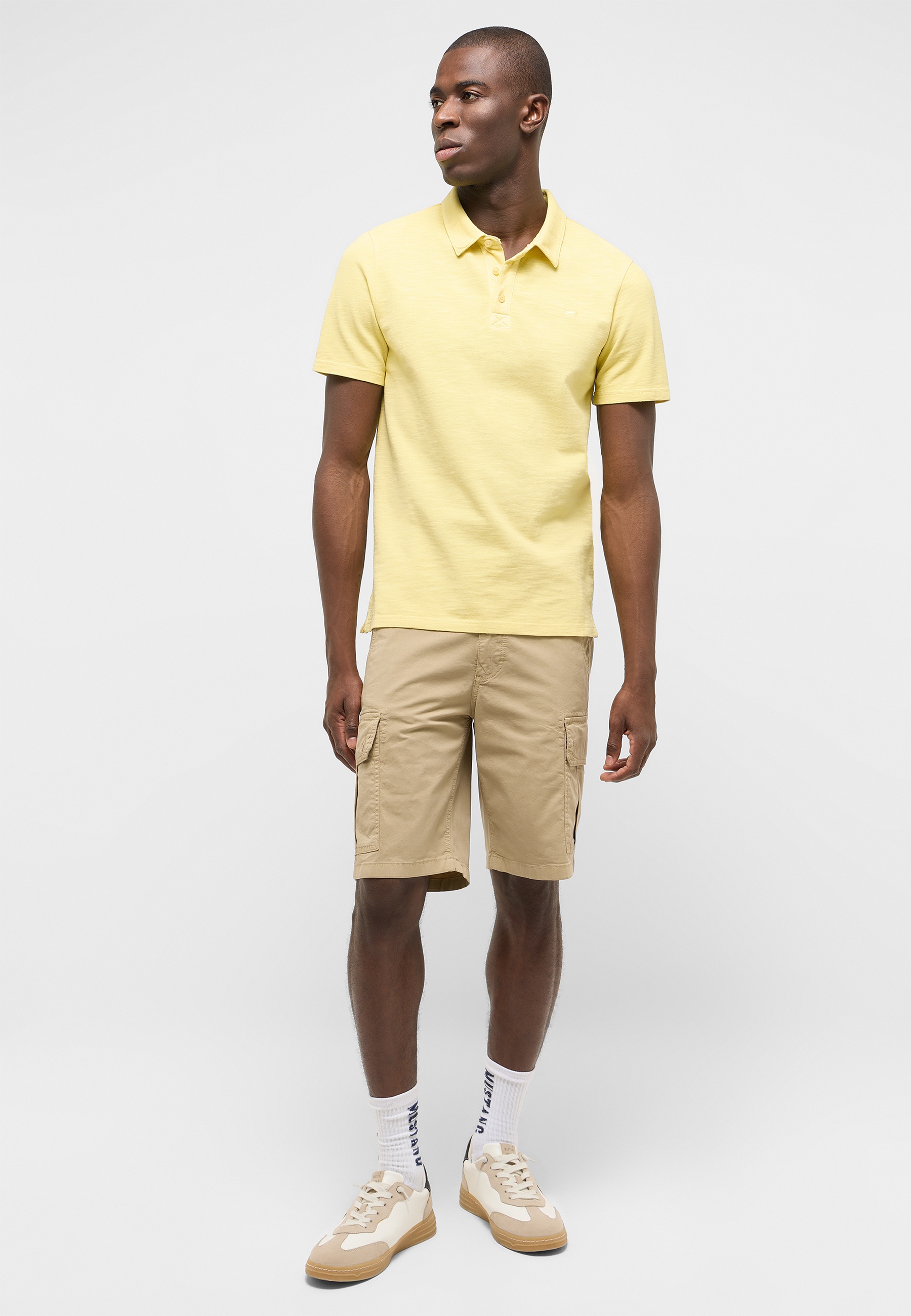 polohemd, kurze hose, taschenhose, cargo shorts, casual outfit