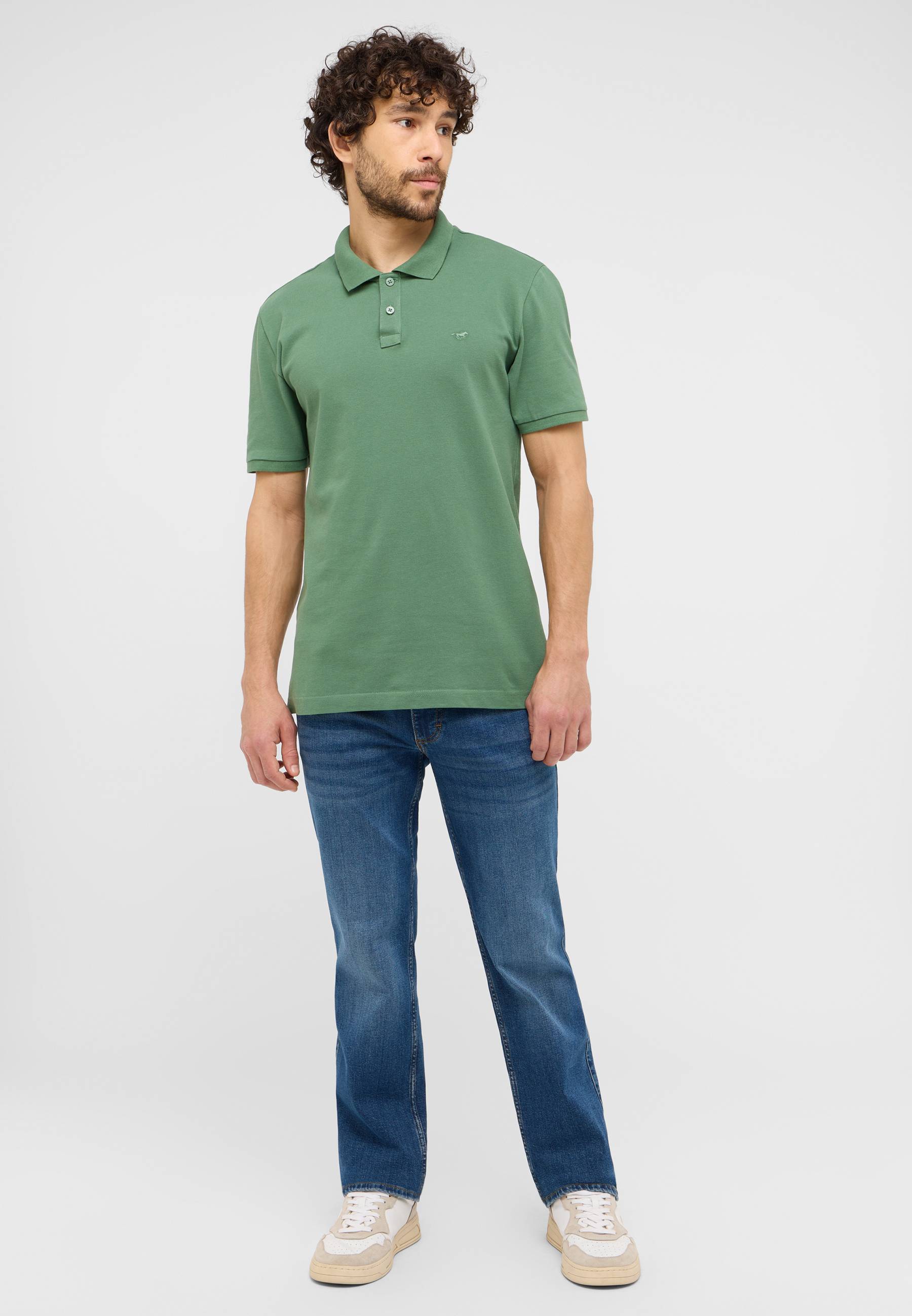 Bekleidung, T-shirt, Hosen, Person, Hemd