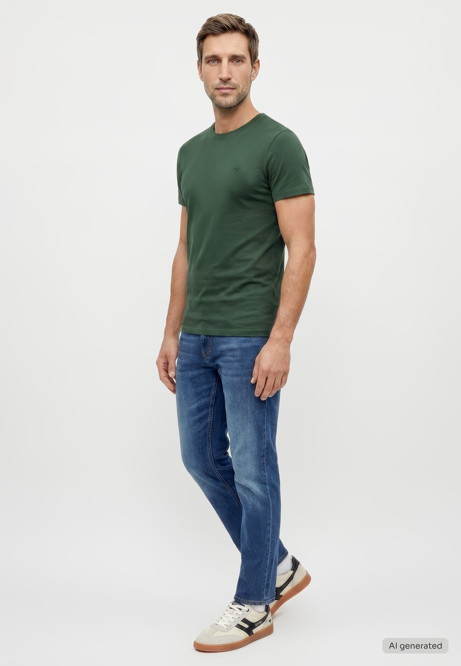 mit feiner Rippstruktur im Slim Fit