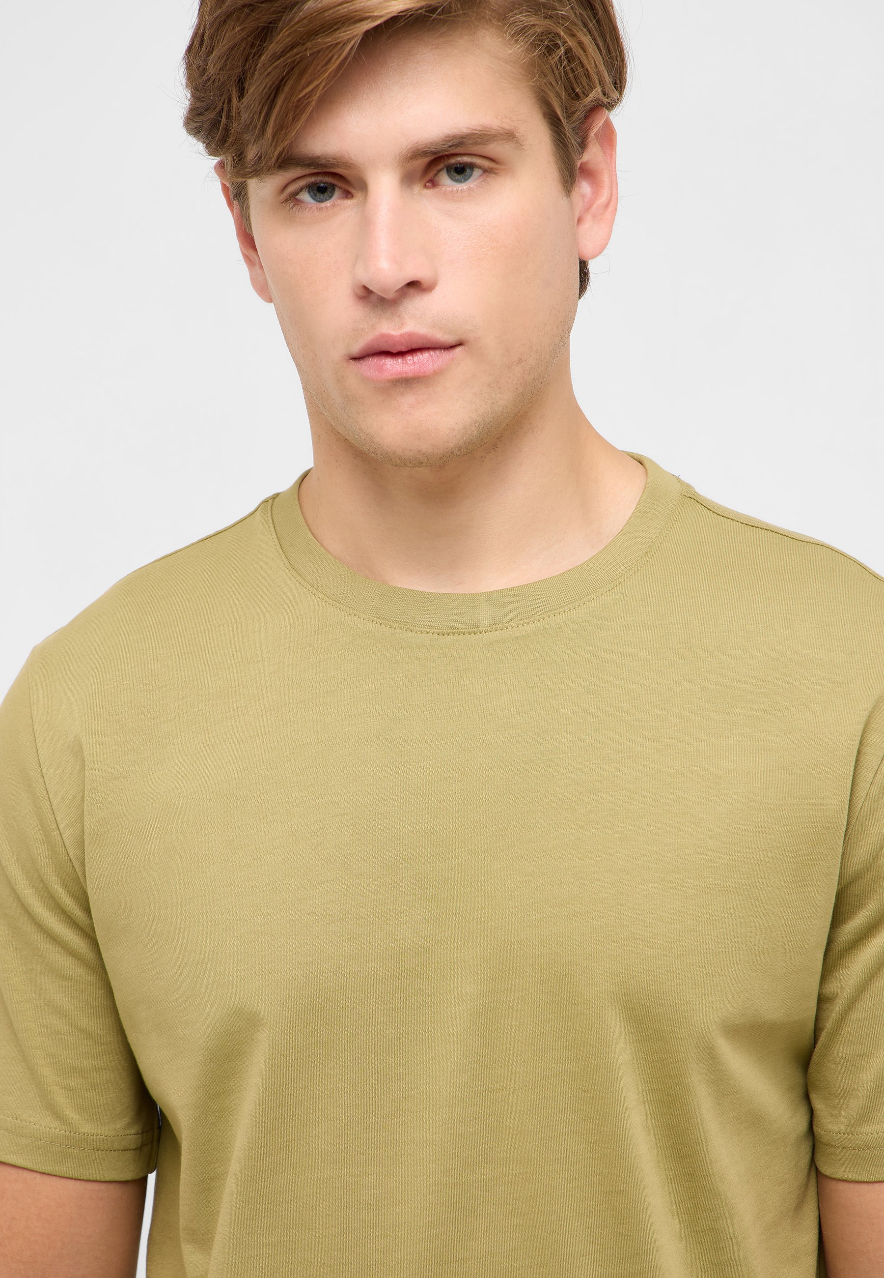 T-shirt, Gesicht, Kopf, Hals, Person