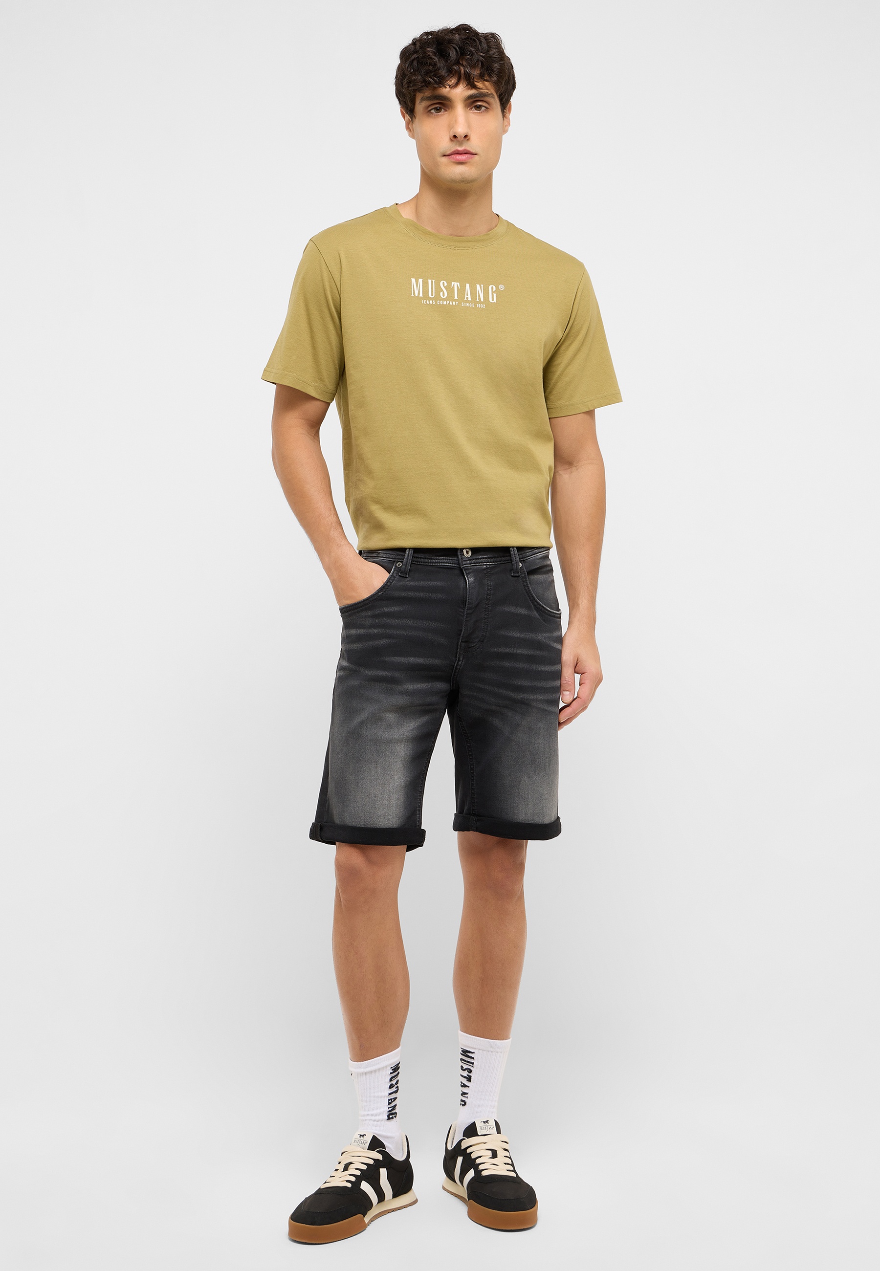 Kurze Hose, T-shirt, Junge, Person, Jugendlich