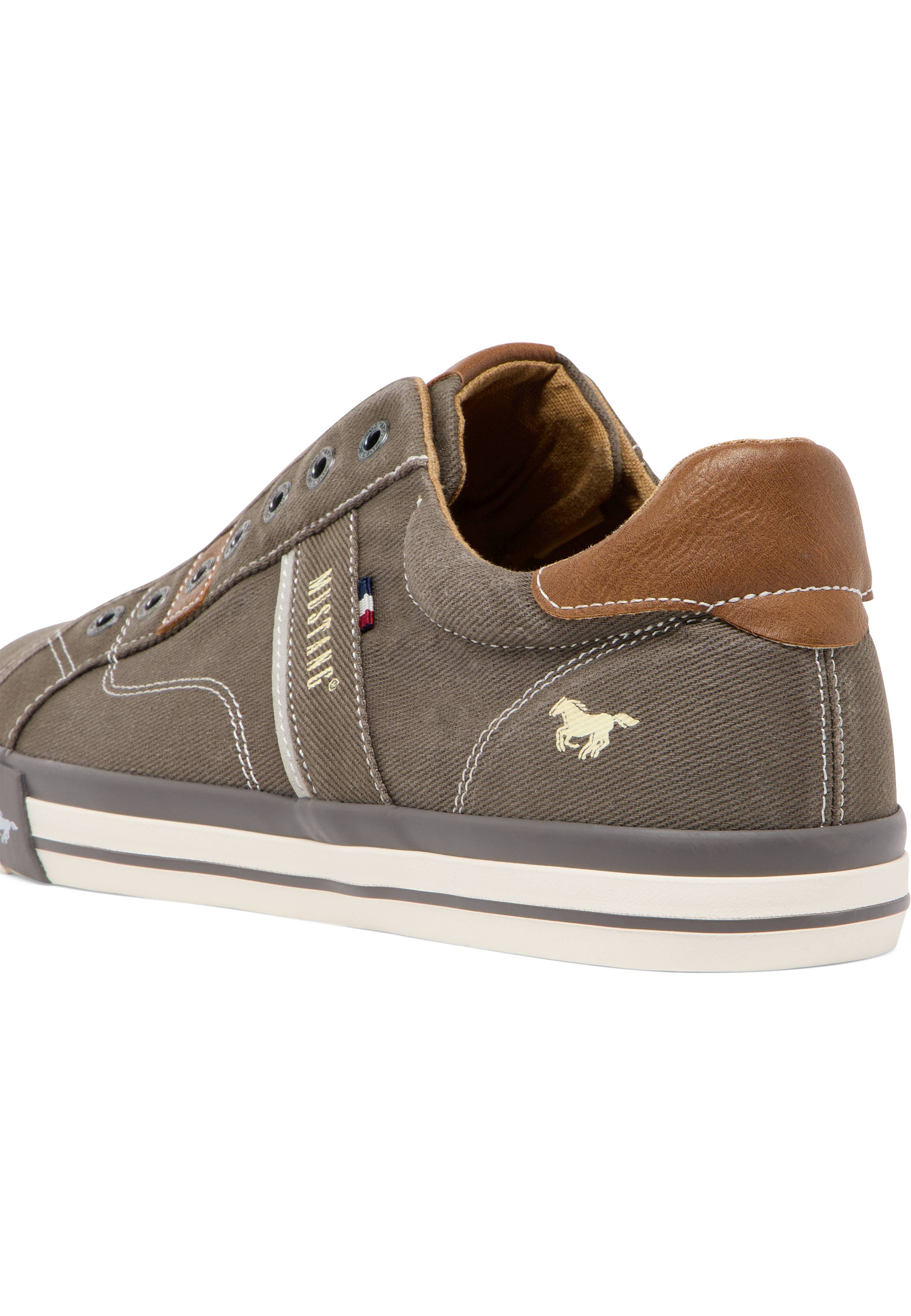 Schuhwerk, Schuh, Sneaker, Wildleder, Leinwand