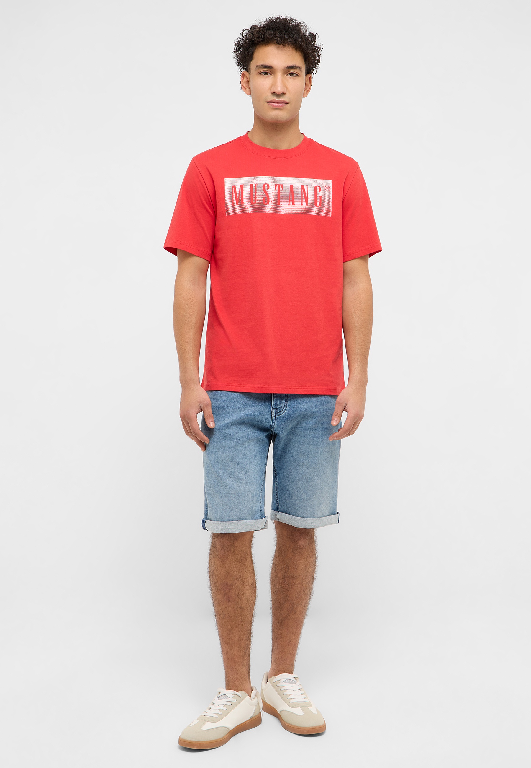 T-shirt, Kurze Hosen, Junge, Person, Jugendlich