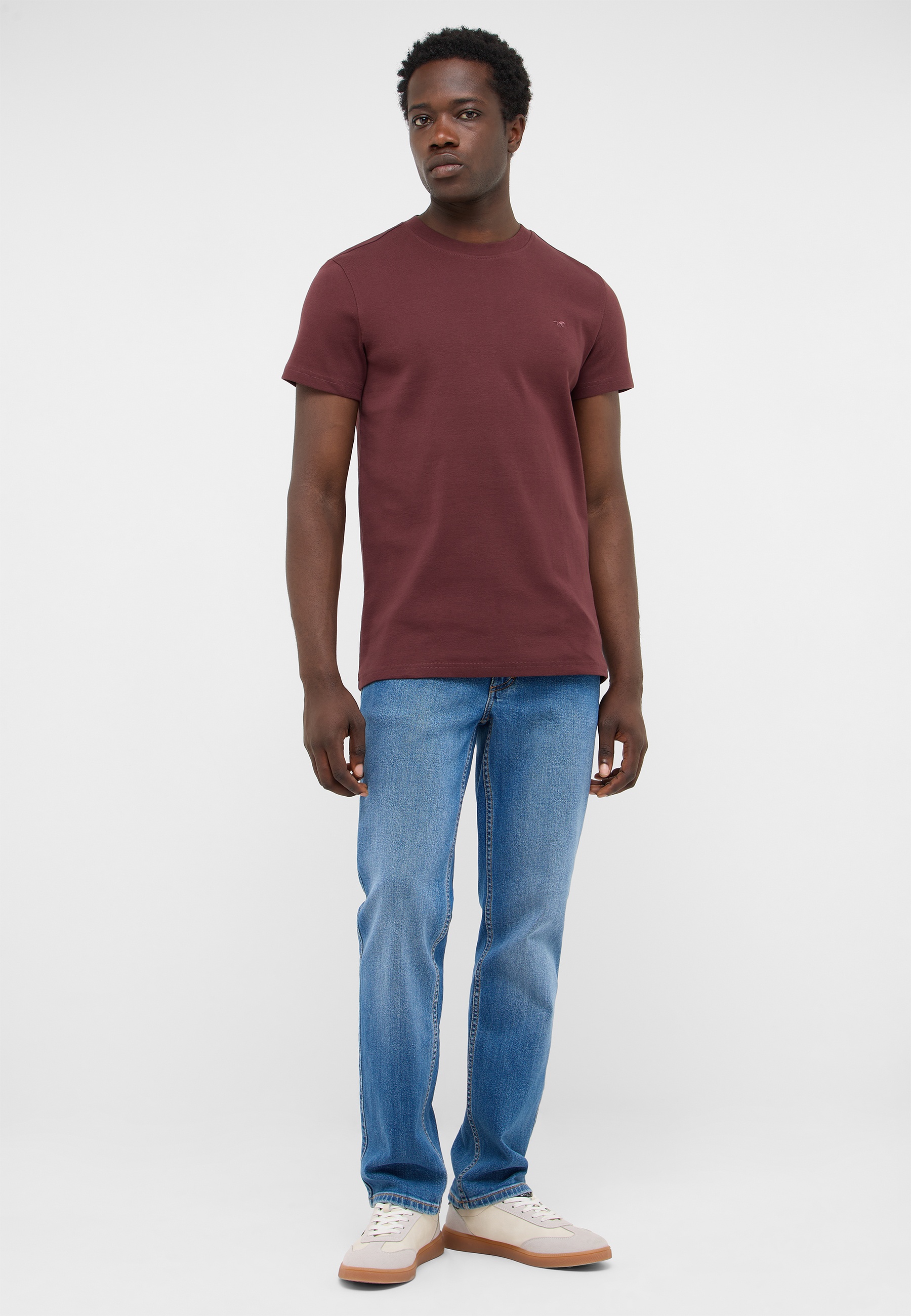 T-Shirt, Crewneck, Kurzesleeve, Bordeaux, Jeans