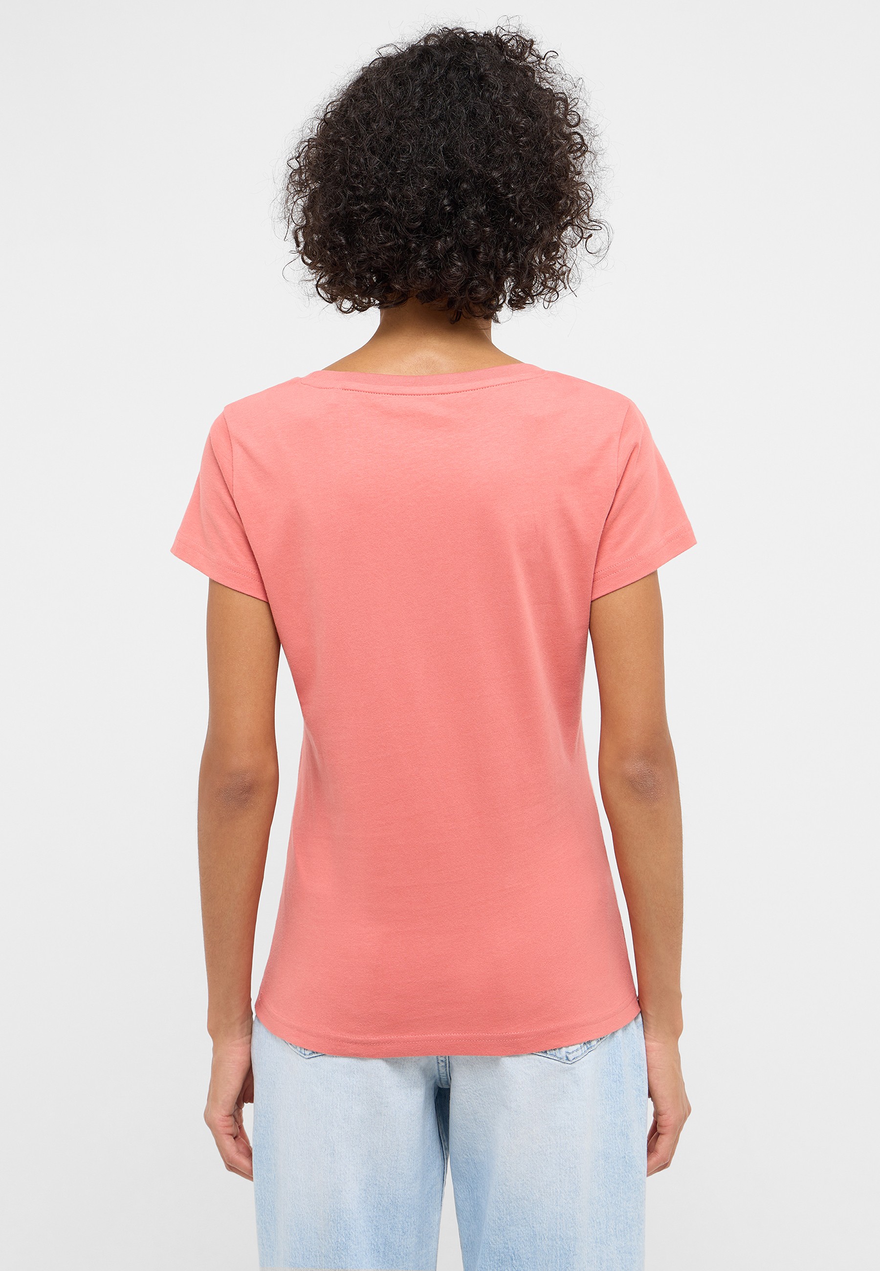 Bekleidung, T-shirt, Person, Bluse, Ärmel