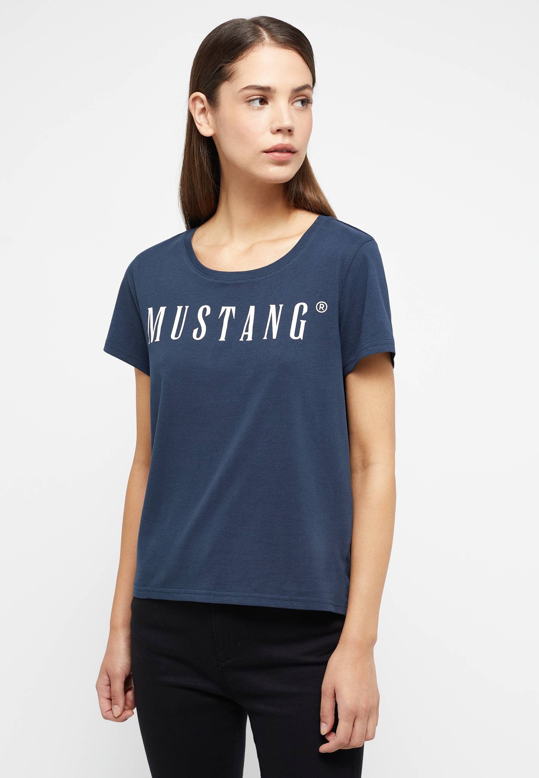 Bekleidung, T-shirt, Person, Ärmel