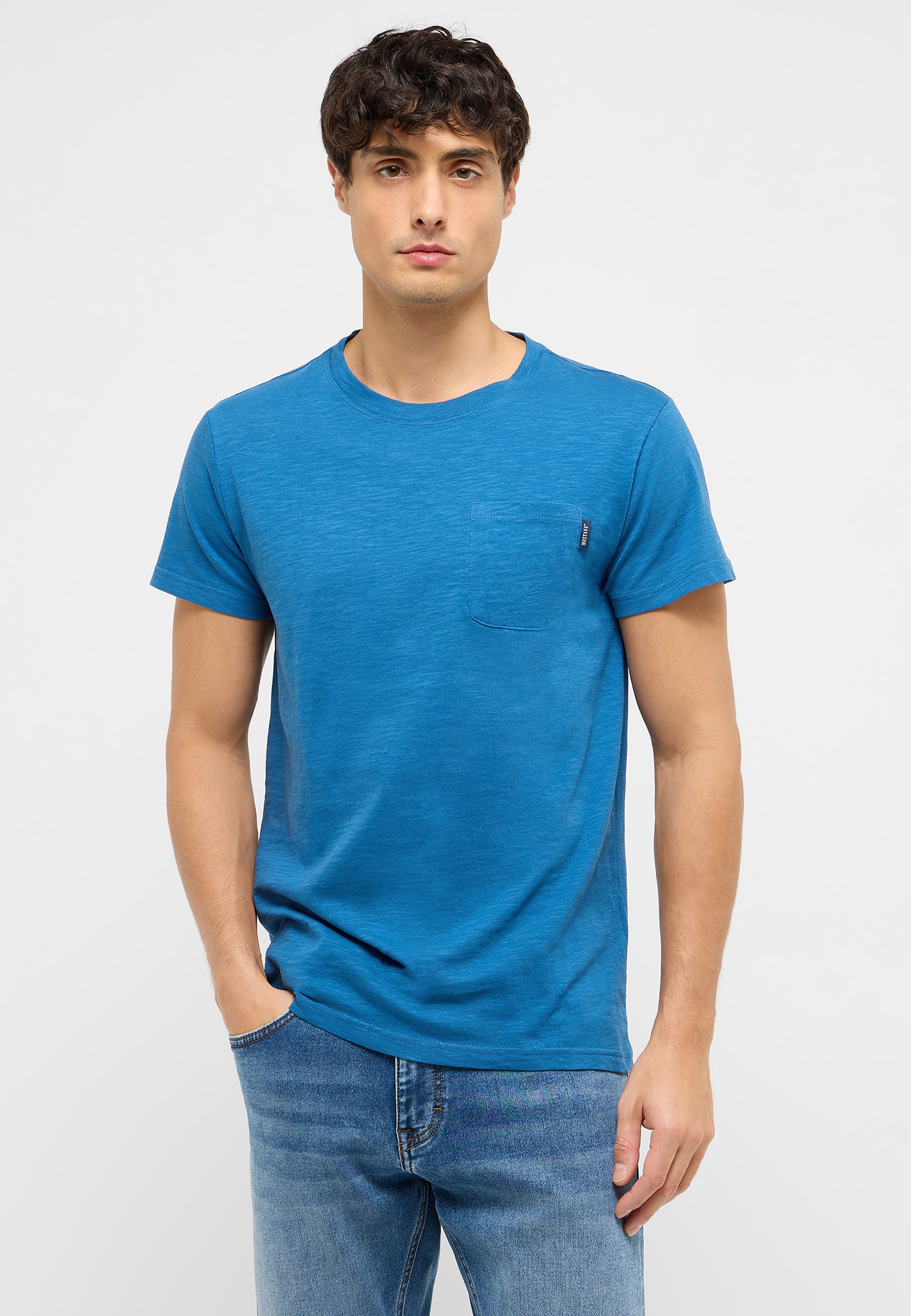 Bekleidung, T-shirt, Person, Hemd