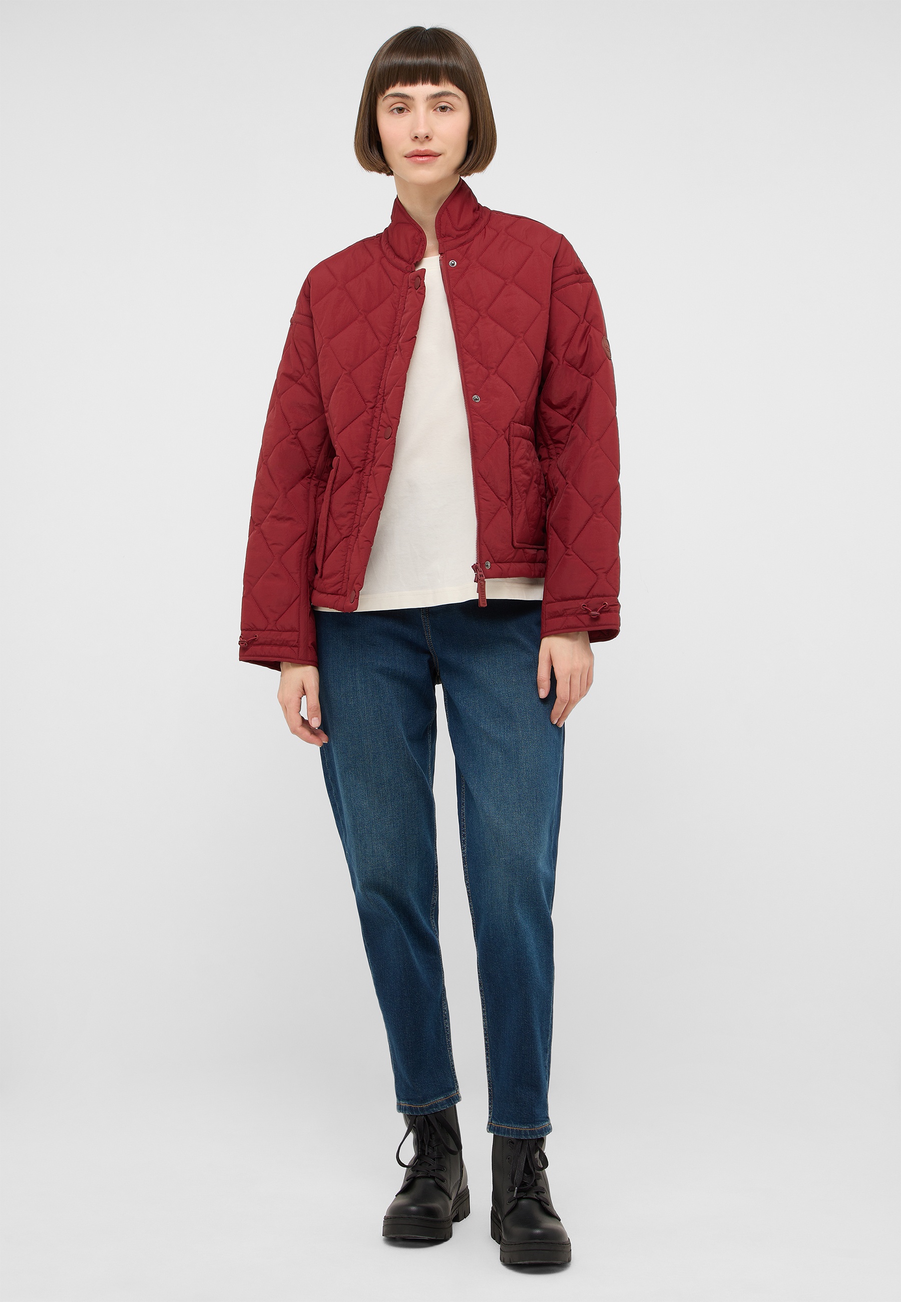 quilted jacket, bomber jacket, burgundy, water-repellent?, padded outerwear